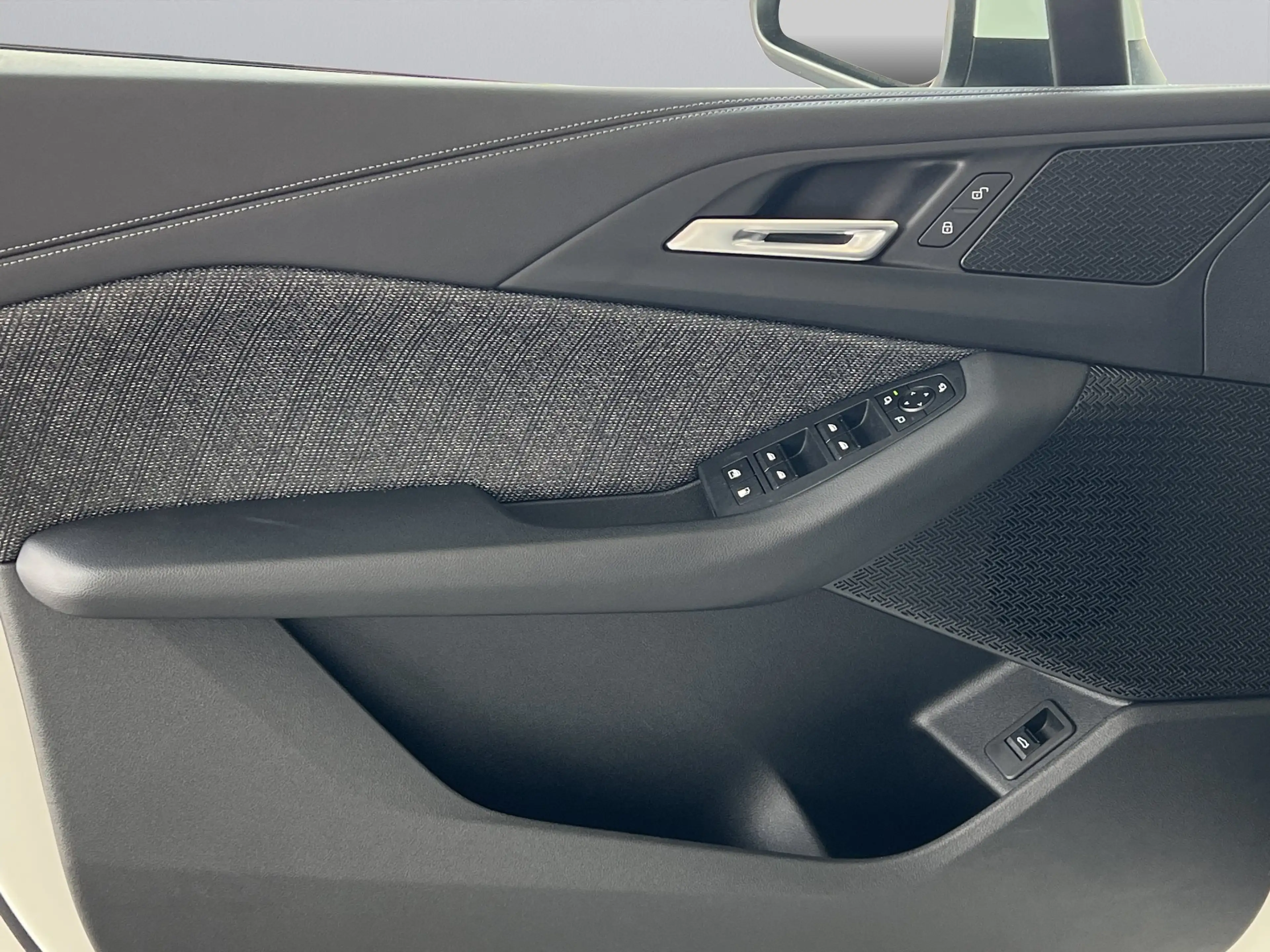 BMW 225 e xDrive ActiveTourer adapLED 360° HUD Keyless — photo 14