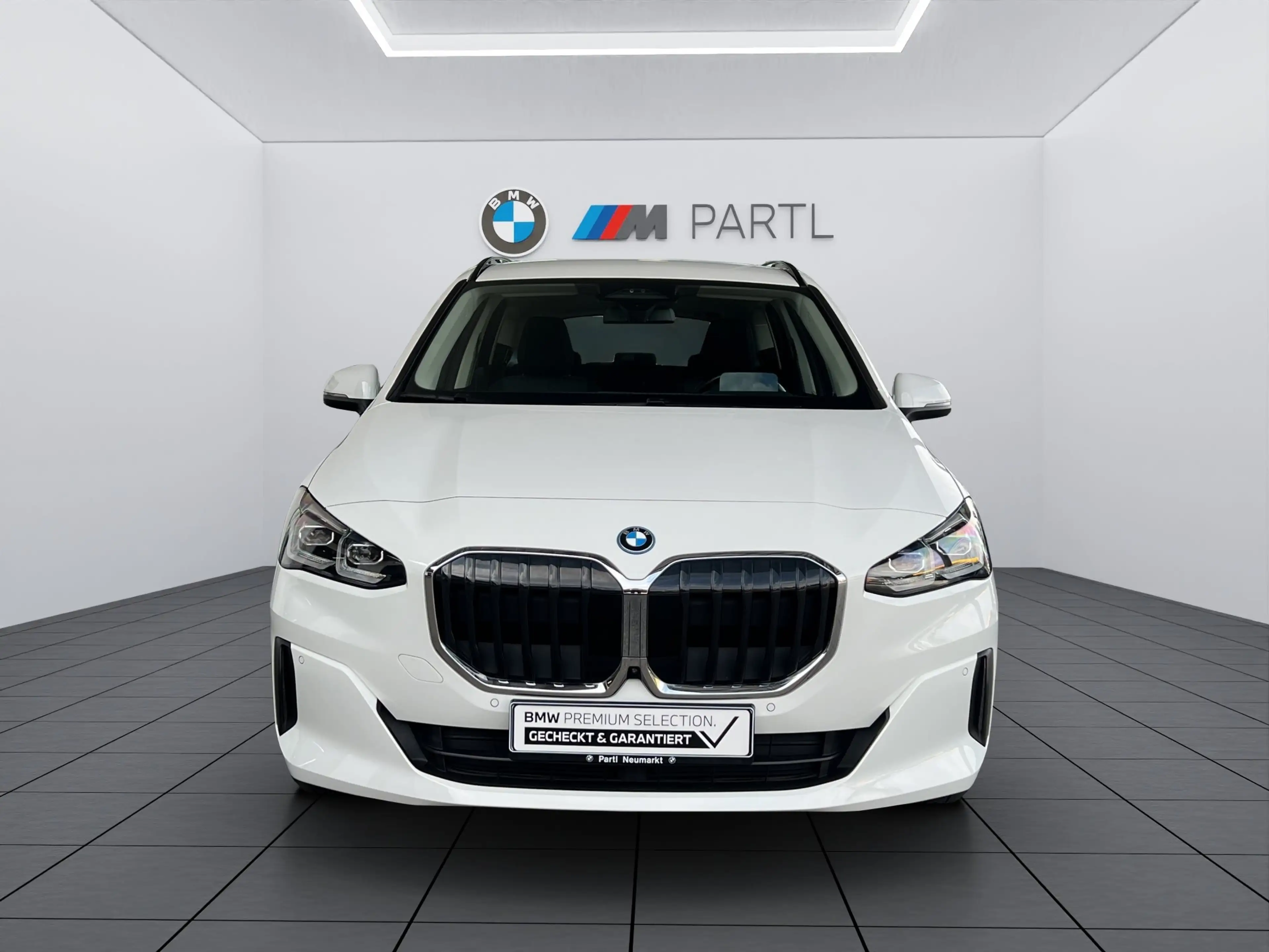 BMW 225 e xDrive ActiveTourer adapLED 360° HUD Keyless — photo 2