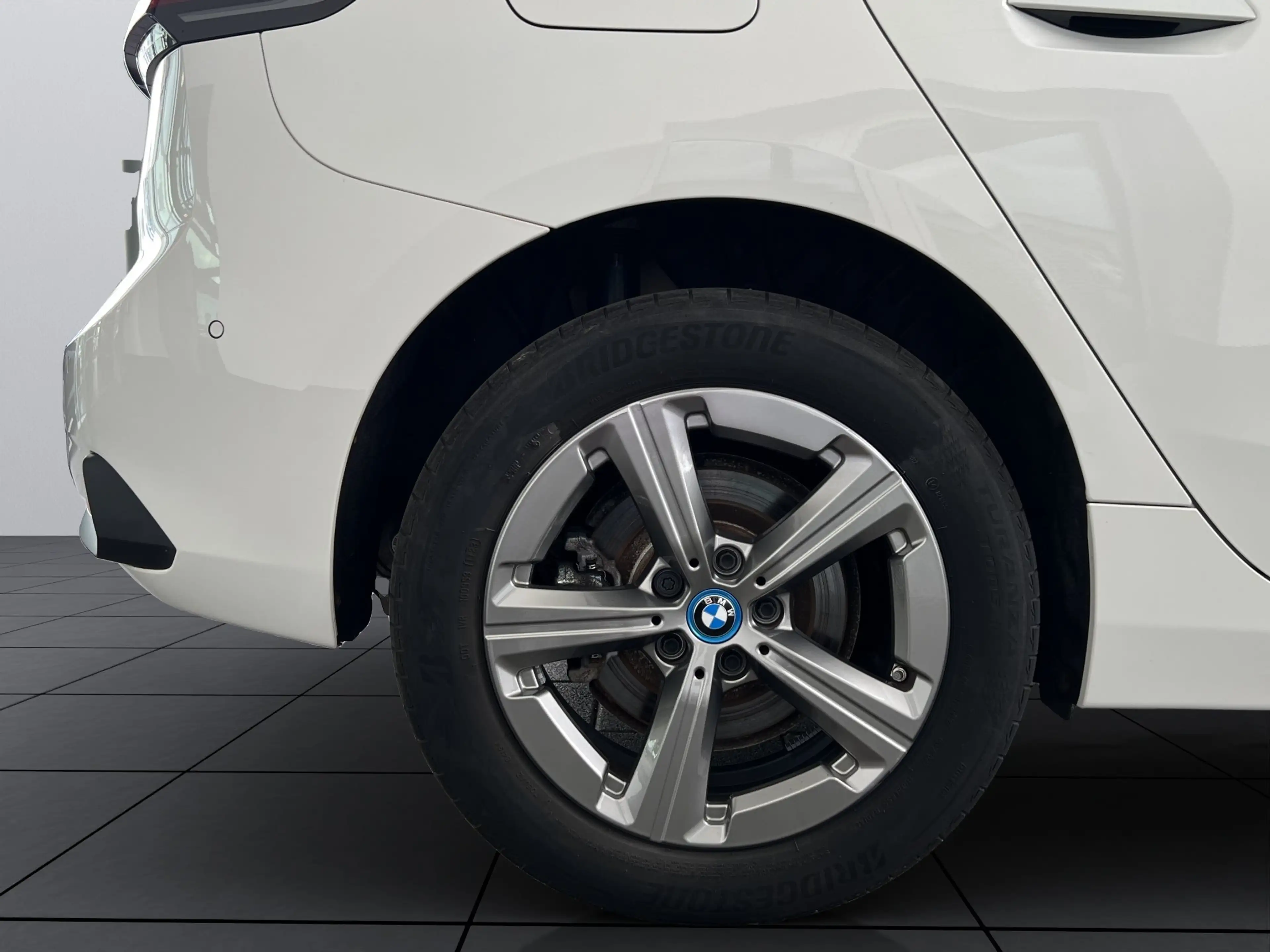 BMW 225 e xDrive ActiveTourer adapLED 360° HUD Keyless — photo 5