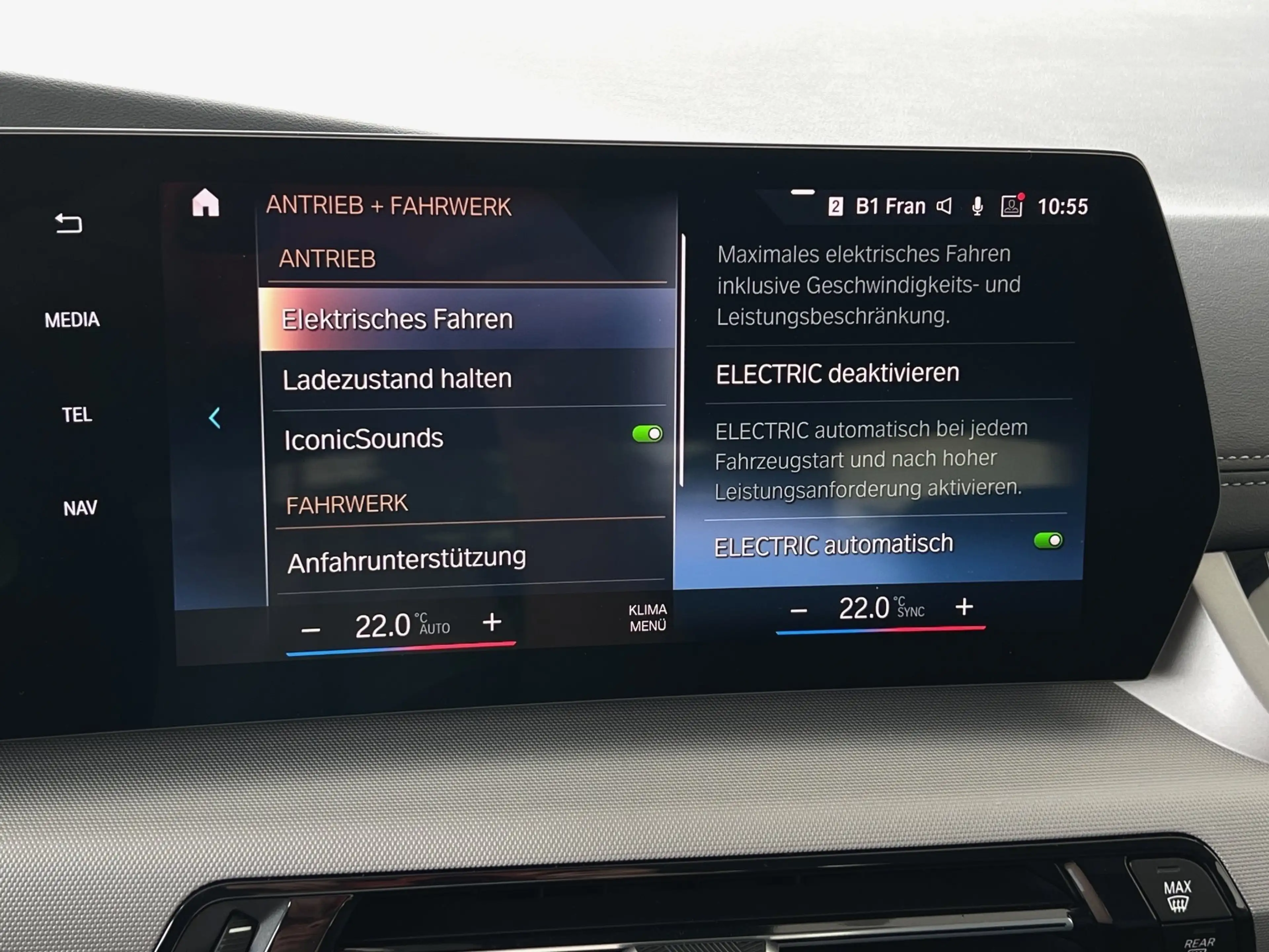 BMW 225 e xDrive ActiveTourer adapLED 360° HUD Keyless — photo 13