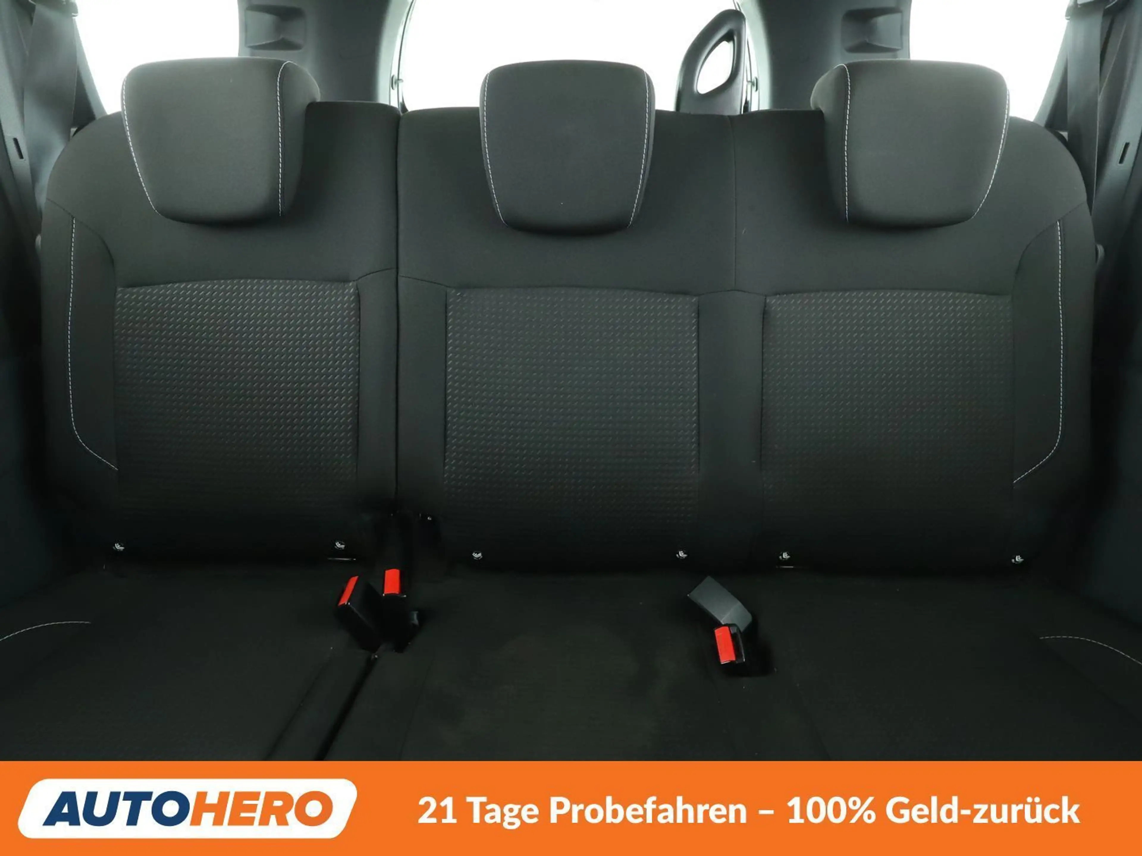 Dacia Lodgy 1.3 TCe Comfort *NAVI*TEMPO*SHZ*KLIMA* — photo 15