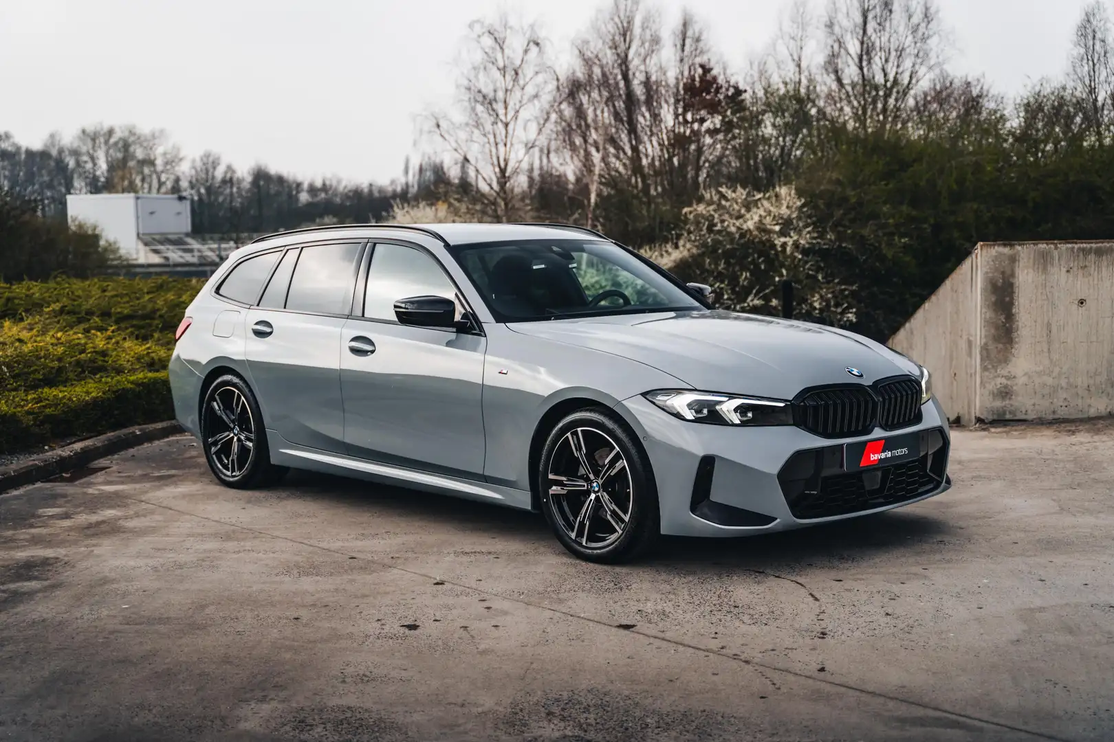 BMW 320 Touring MHEV / M Pack / Shadow Line Grau - 1