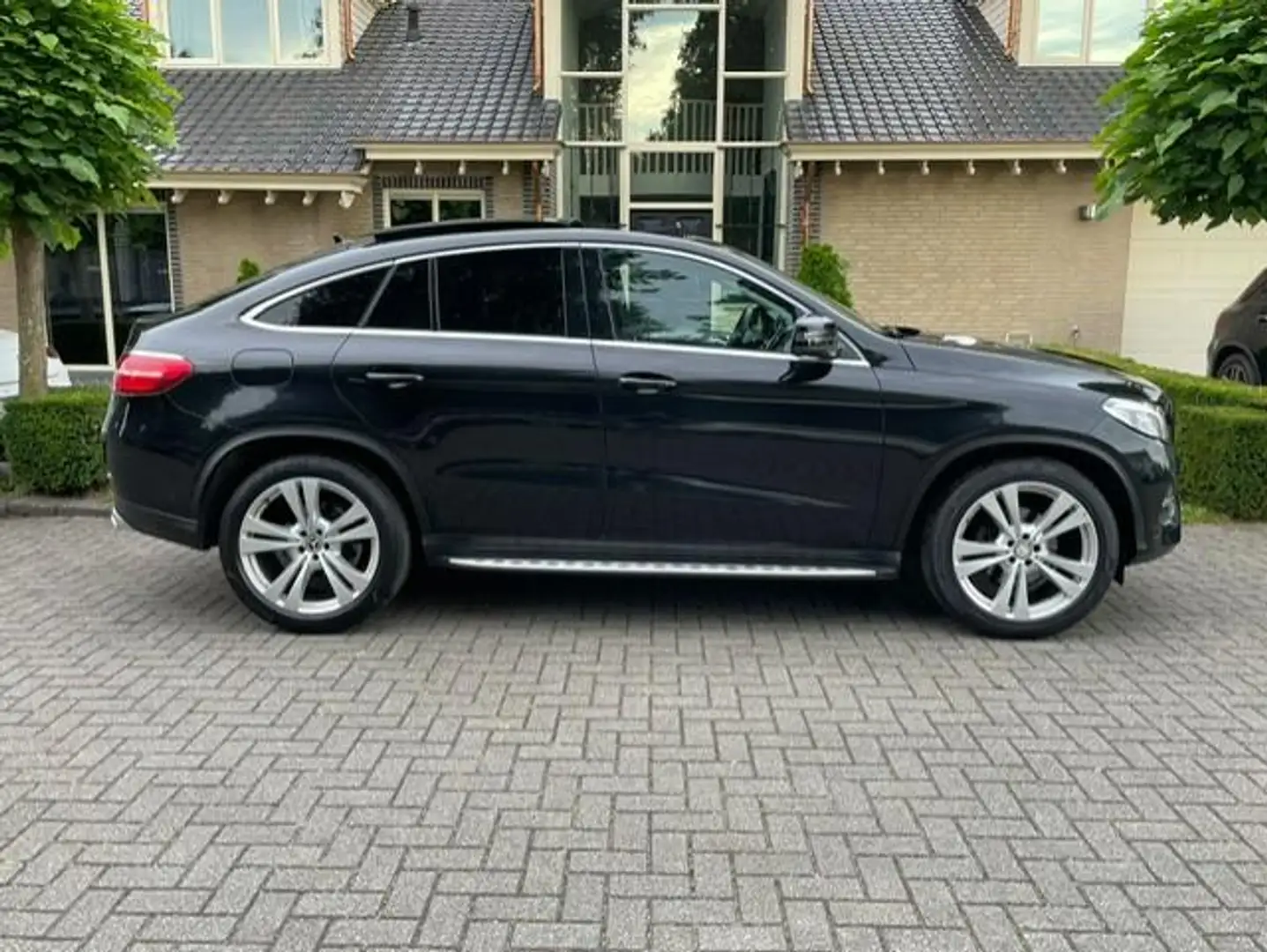Mercedes-Benz GLE 350 Coupé d 4MATIC COUPE PANORAMADAK CAMERA LED Zwart - 2