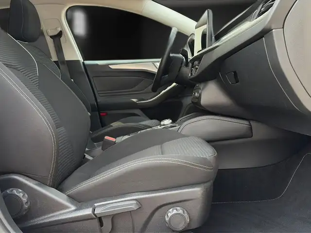 Ford Focus view 14
