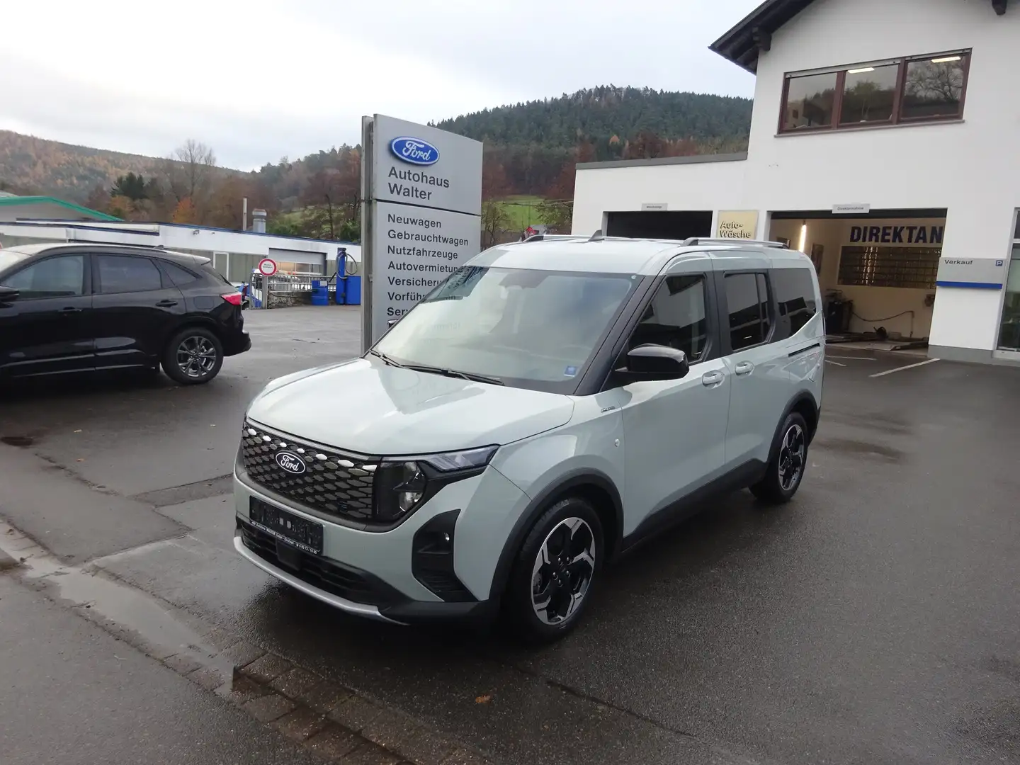 Ford Tourneo Courier BEV Active Grau - 1