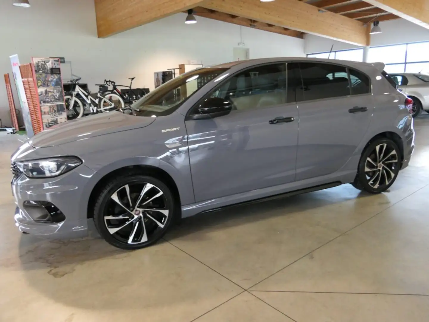 Fiat Tipo 1.6 Mjt S&S 5 porte Sport Grigio - 1