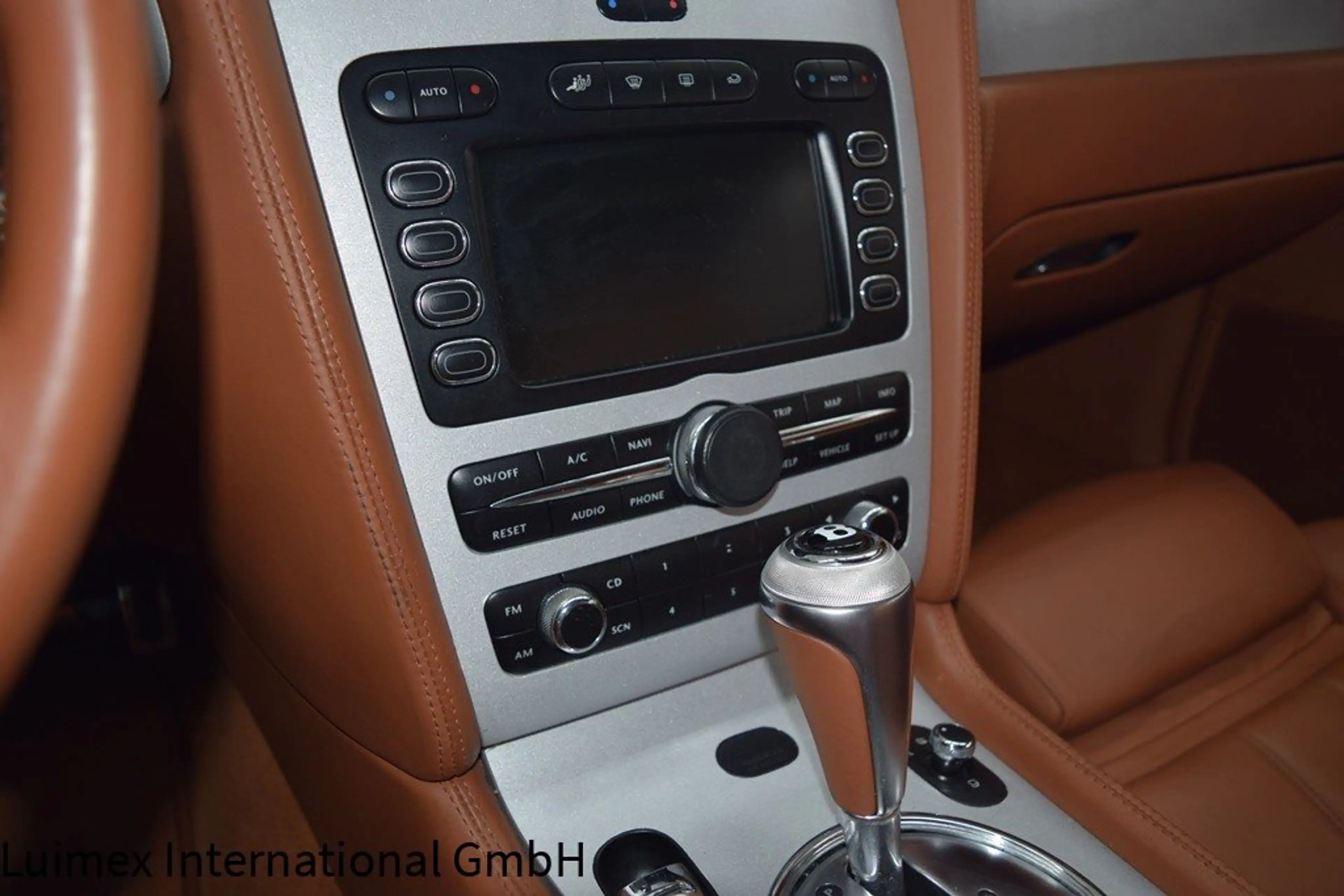 Bentley Continental GT — photo 8