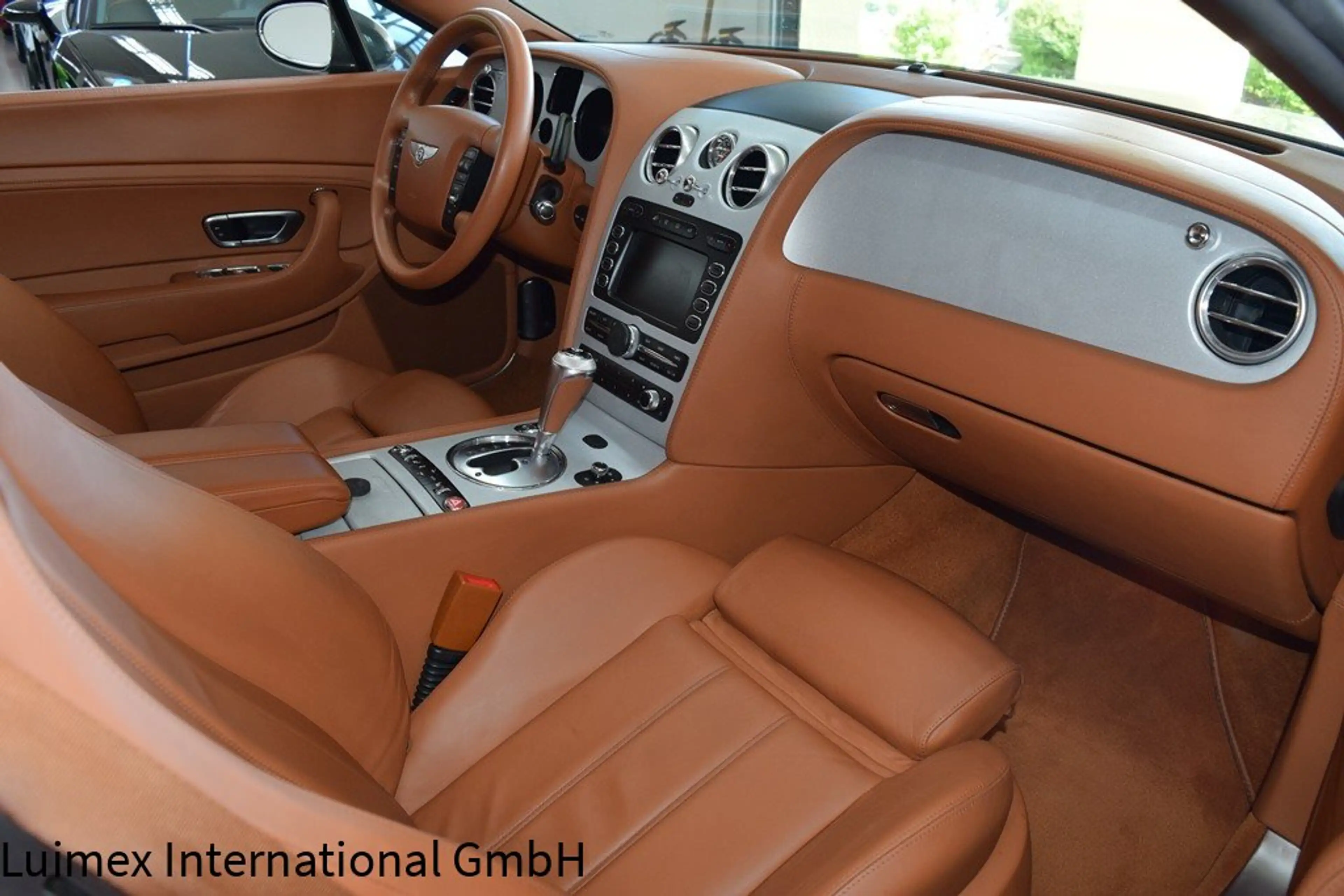 Bentley Continental GT — photo 6