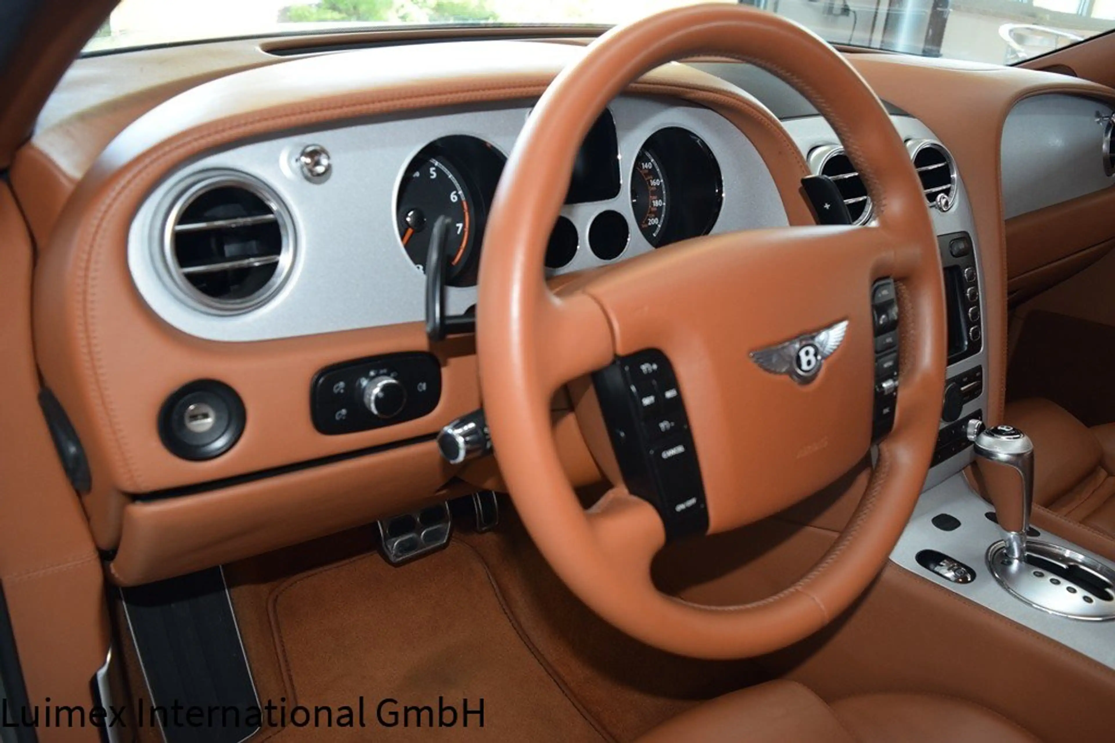 Bentley Continental GT — photo 4