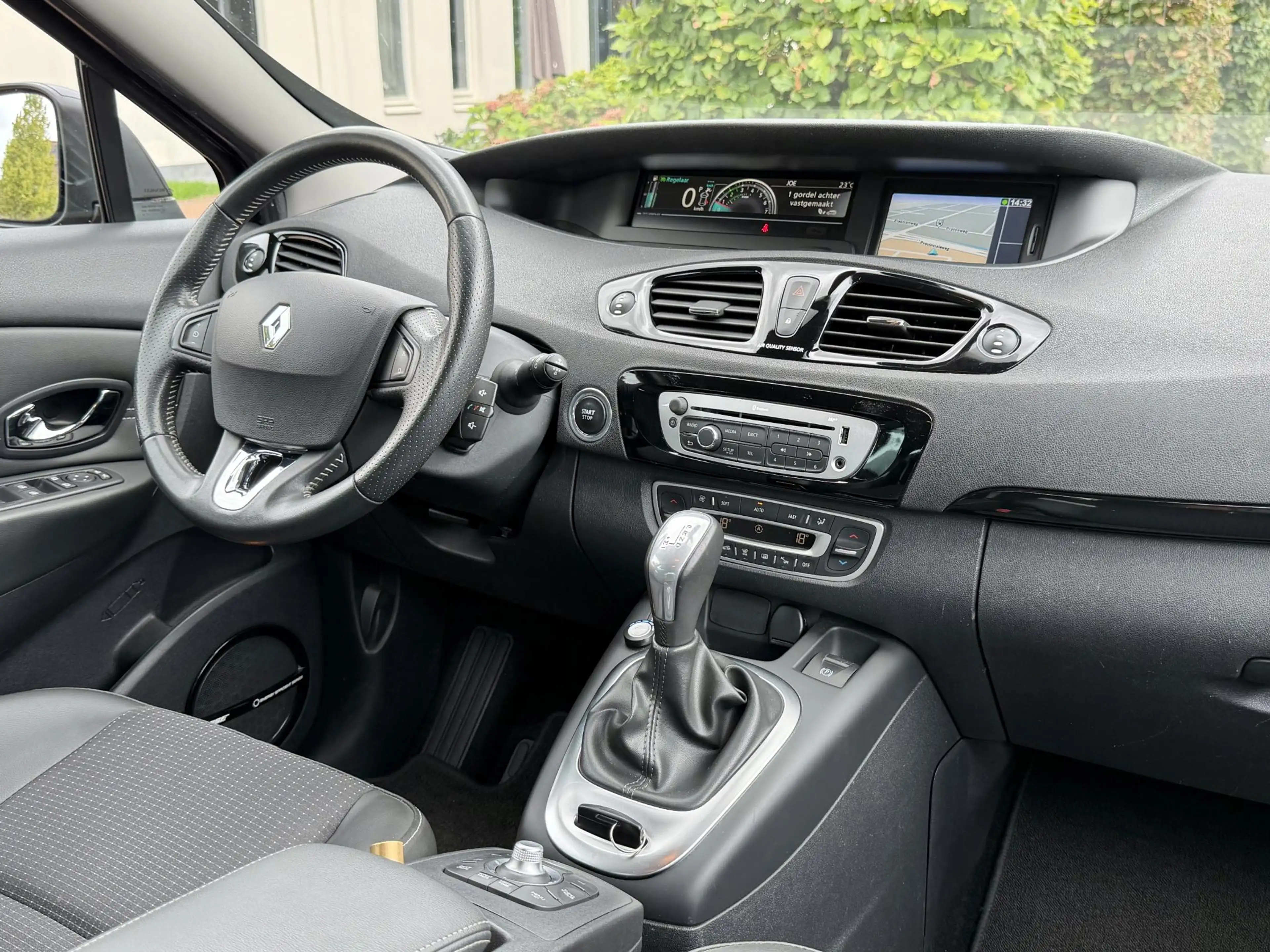 Renault Grand Scenic 2.0 Bose - LPG - Navi - Zuinig — photo 25