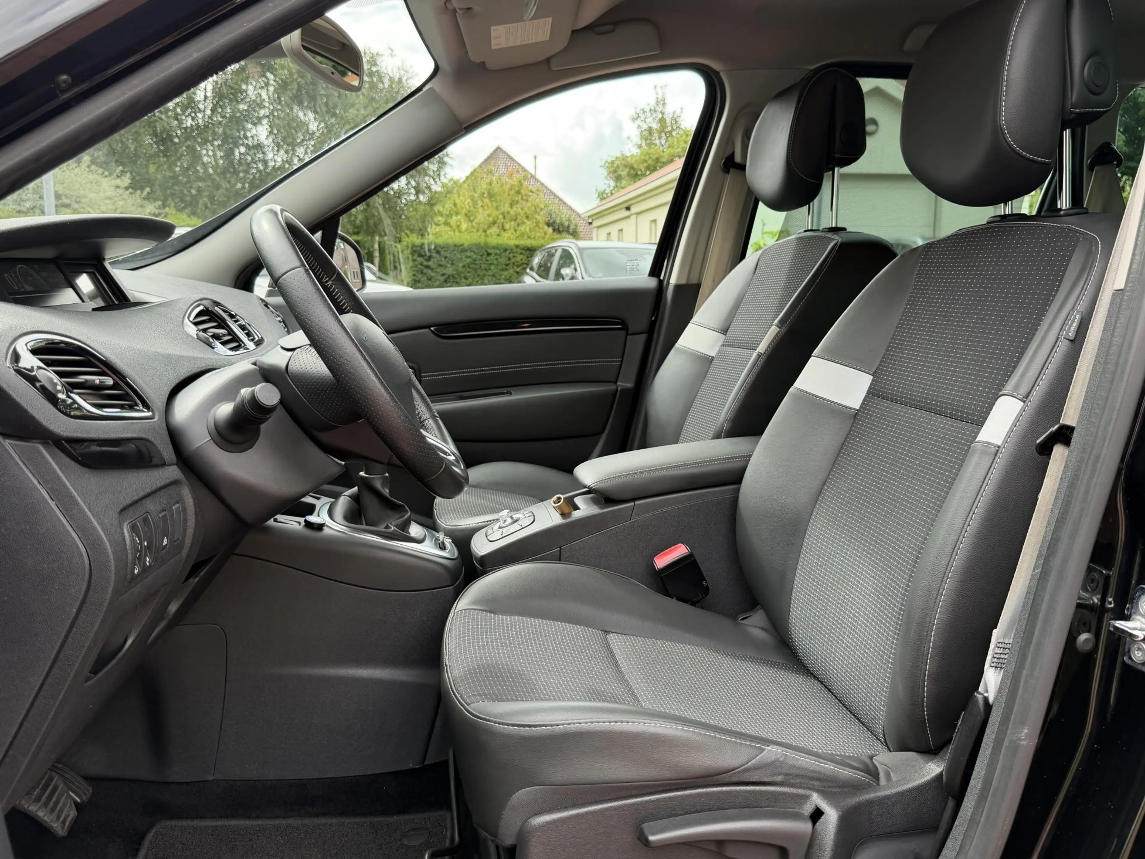 Renault Grand Scenic 2.0 Bose - LPG - Navi - Zuinig — photo 20