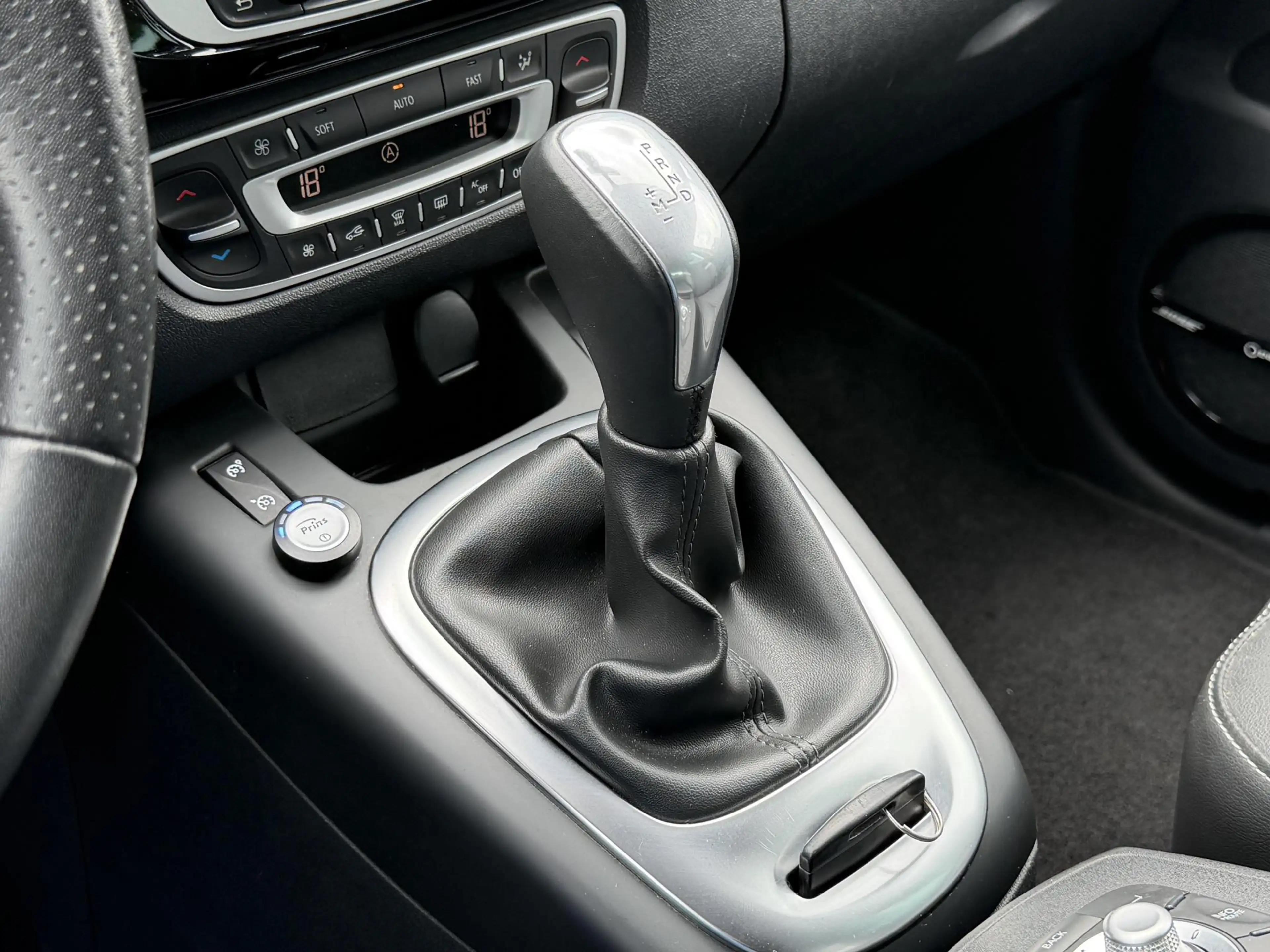 Renault Grand Scenic 2.0 Bose - LPG - Navi - Zuinig — photo 15