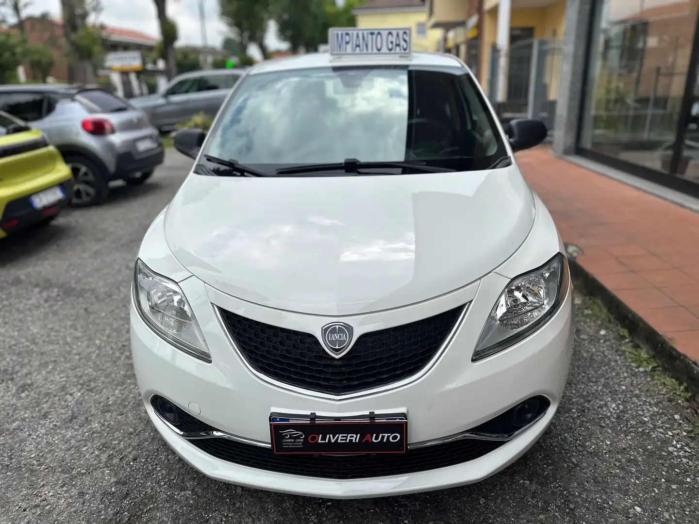 Lancia Ypsilon Ypsilon 1.2 GPL 5P 69cv Neopatentati PREZZO VERO! Weiß - 2
