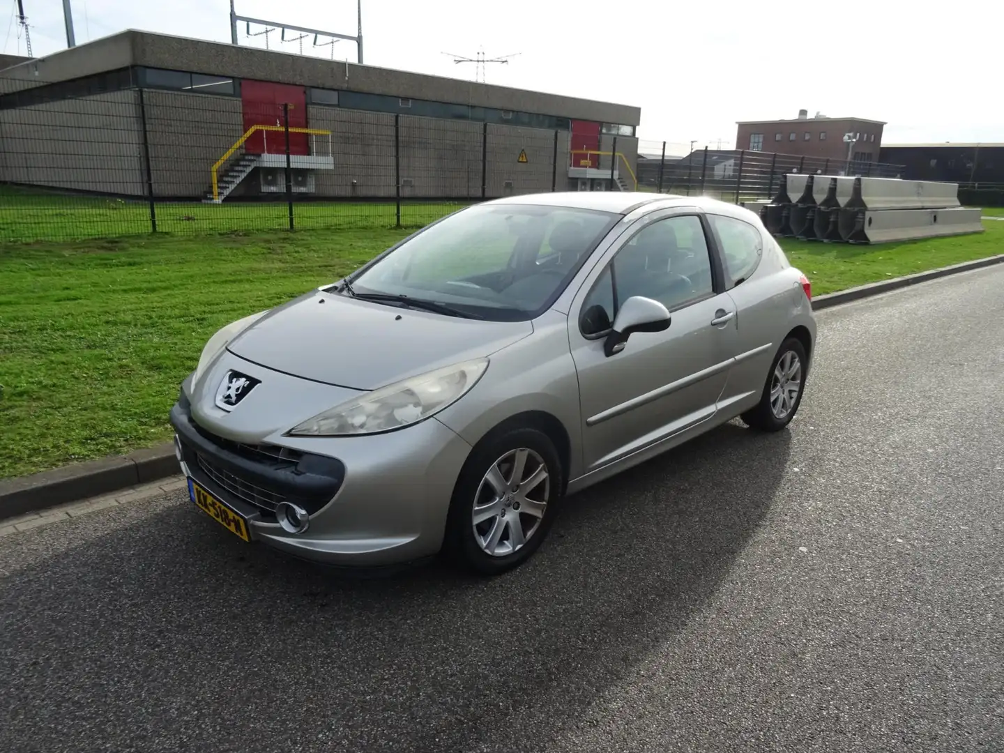 Peugeot 207 1.6 VTi XS Grijs - 1