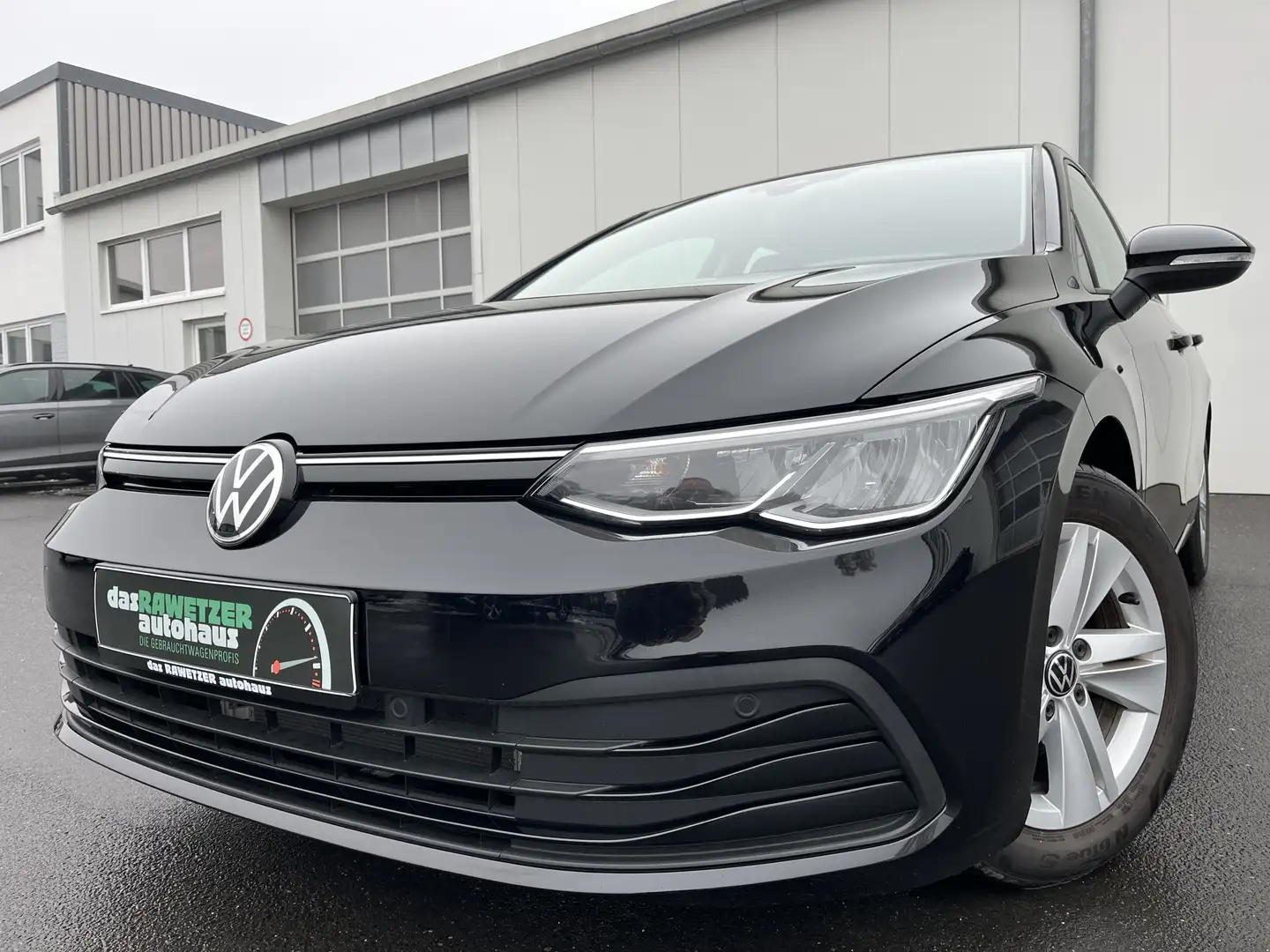 Volkswagen Golf 1.5 TSI DSG Life 136€ m. 20% Anzahlung Digital C Schwarz - 1