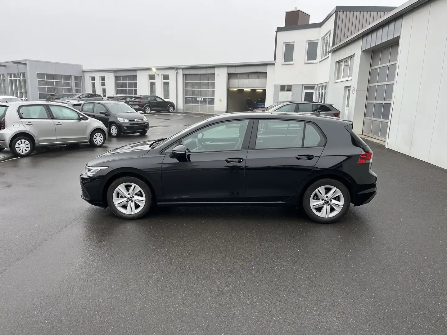Volkswagen Golf 1.5 TSI DSG Life 136€ m. 20% Anzahlung Digital C Schwarz - 2