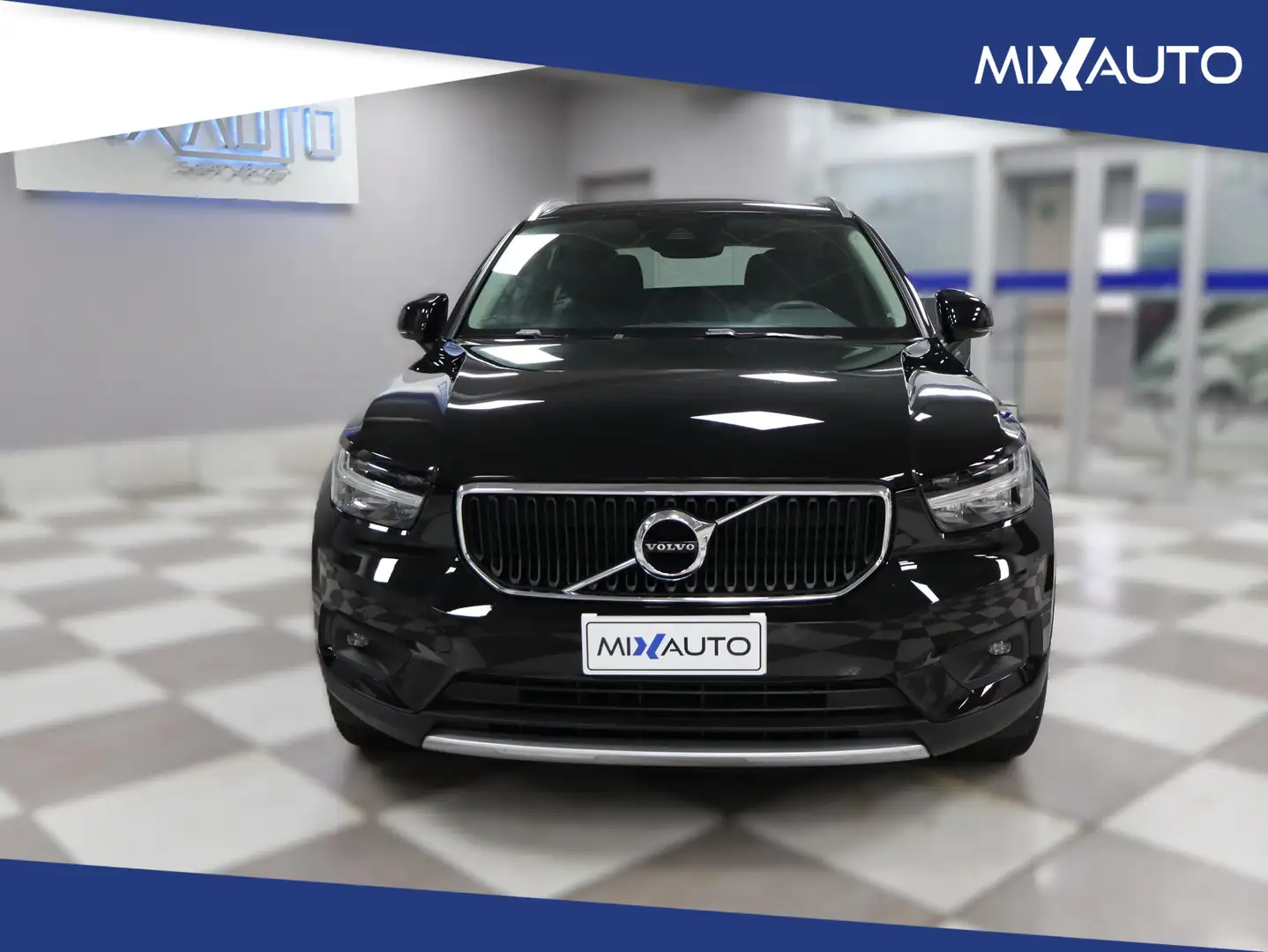 Volvo XC40 2.0 D4 Business Plus AWD Geartronic Schwarz - 2