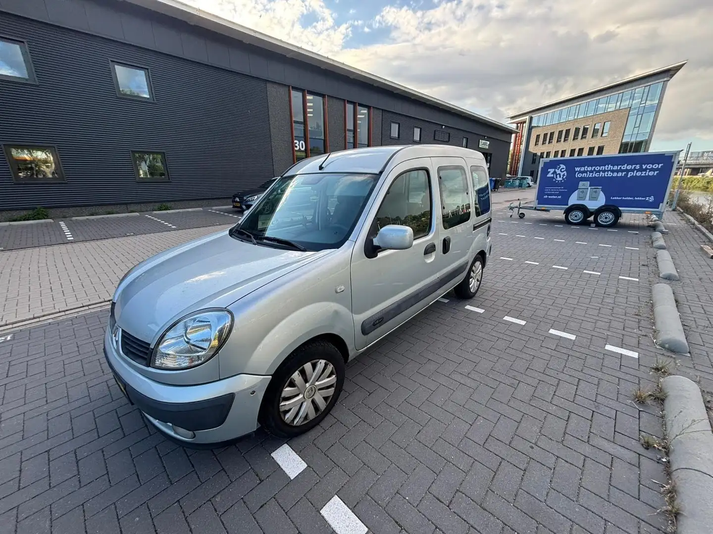 Renault Kangoo Kangoo 1.6-16V Expression Grau - 2