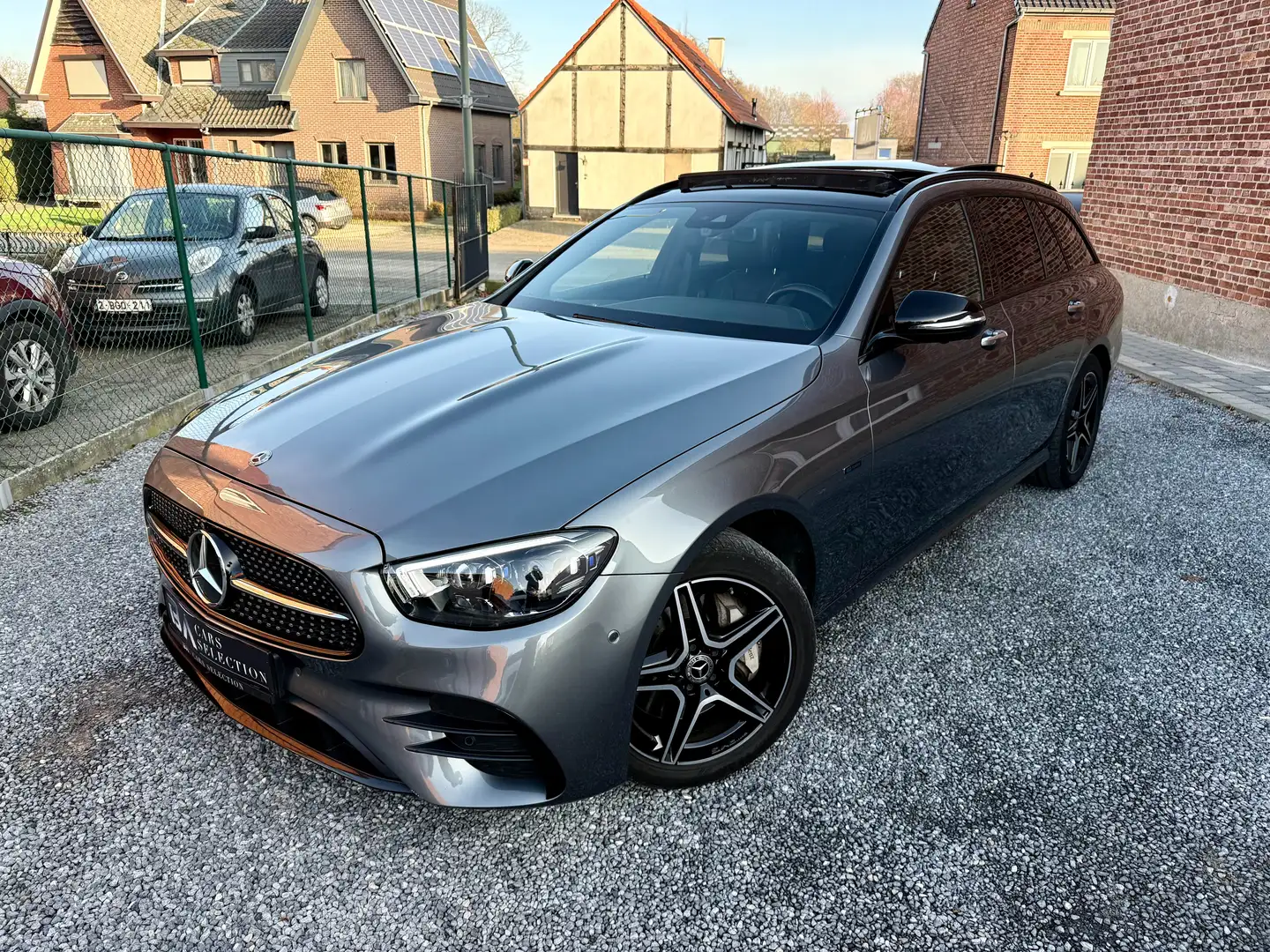 Mercedes-Benz E 300 de Break AMG | Pano | 360! | Memory | Burmeister Gris - 1