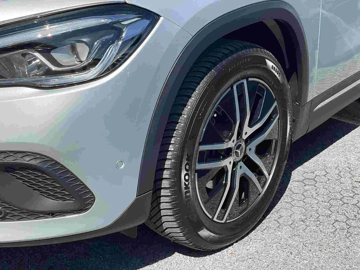 Mercedes-Benz GLA 180 PROGRESSIVE MBUX KAMERA LED TOTWINKEL Silber - 2