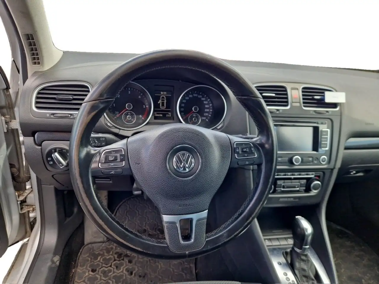 Volkswagen Golf Standard Model — photo 9