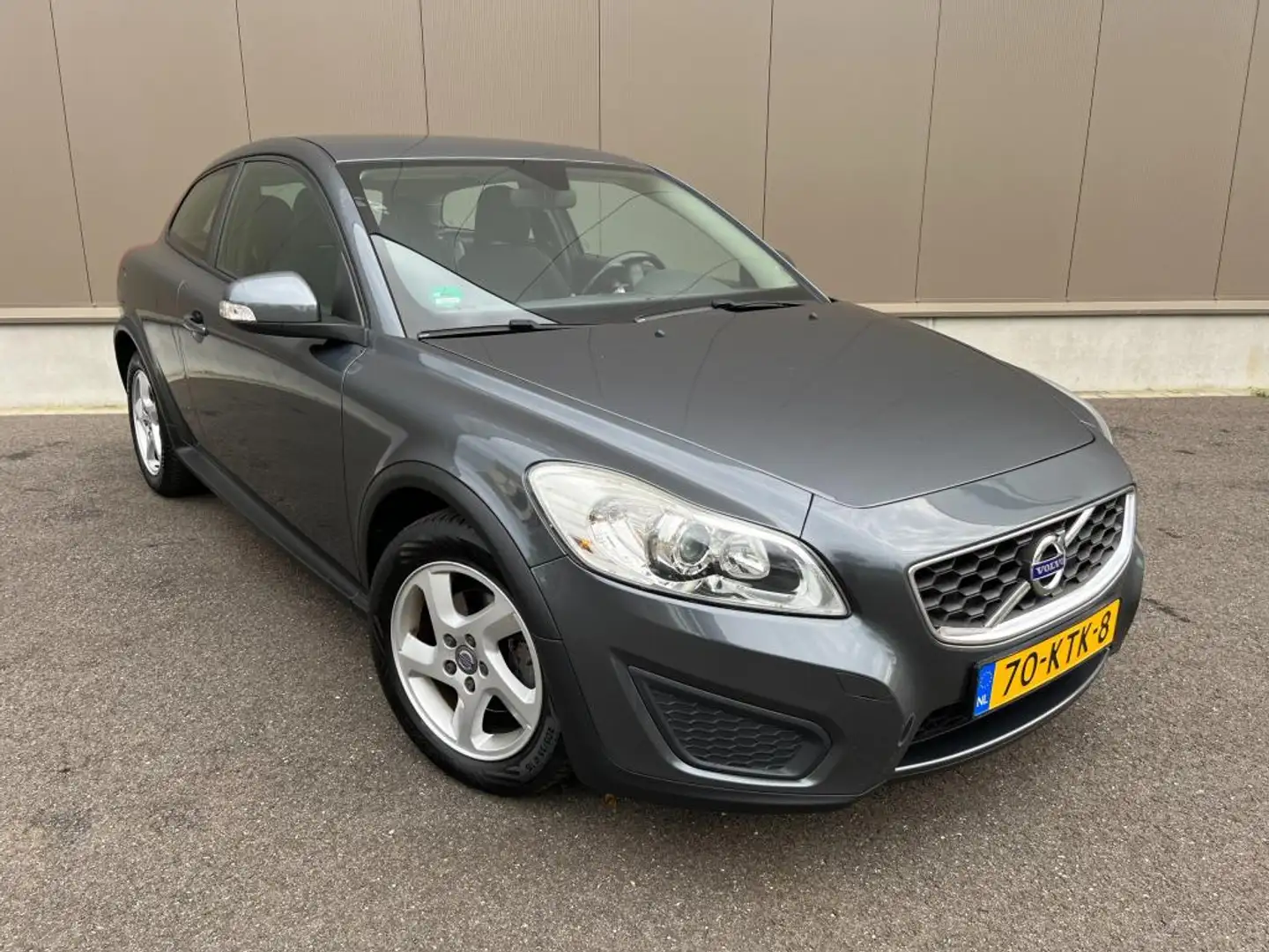 Volvo C30 1.6 Kinetic, zeer netjes! Gris - 2