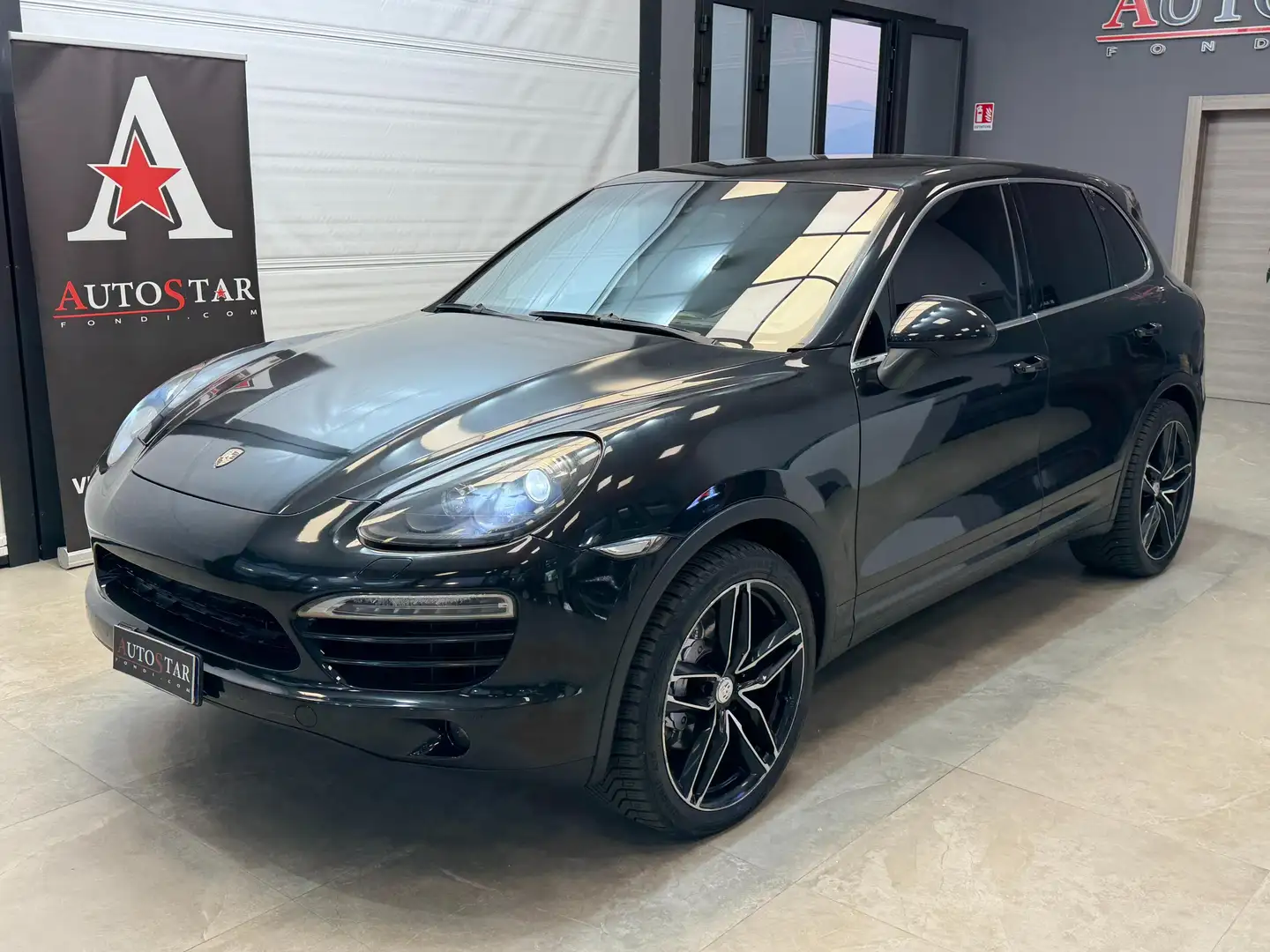 Porsche Cayenne 3.0 V6 tdi 245cv tiptronic crna - 1