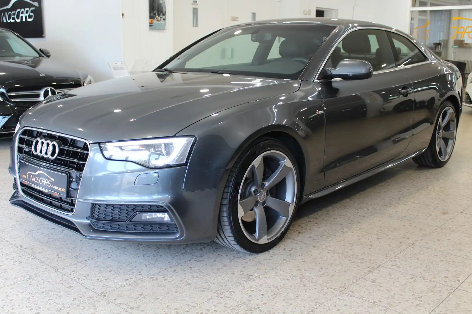 Audi A5 Coupe 3.0 TDI quattro"S-Line"19Zoll"MMI"Key-L Grijs - 2