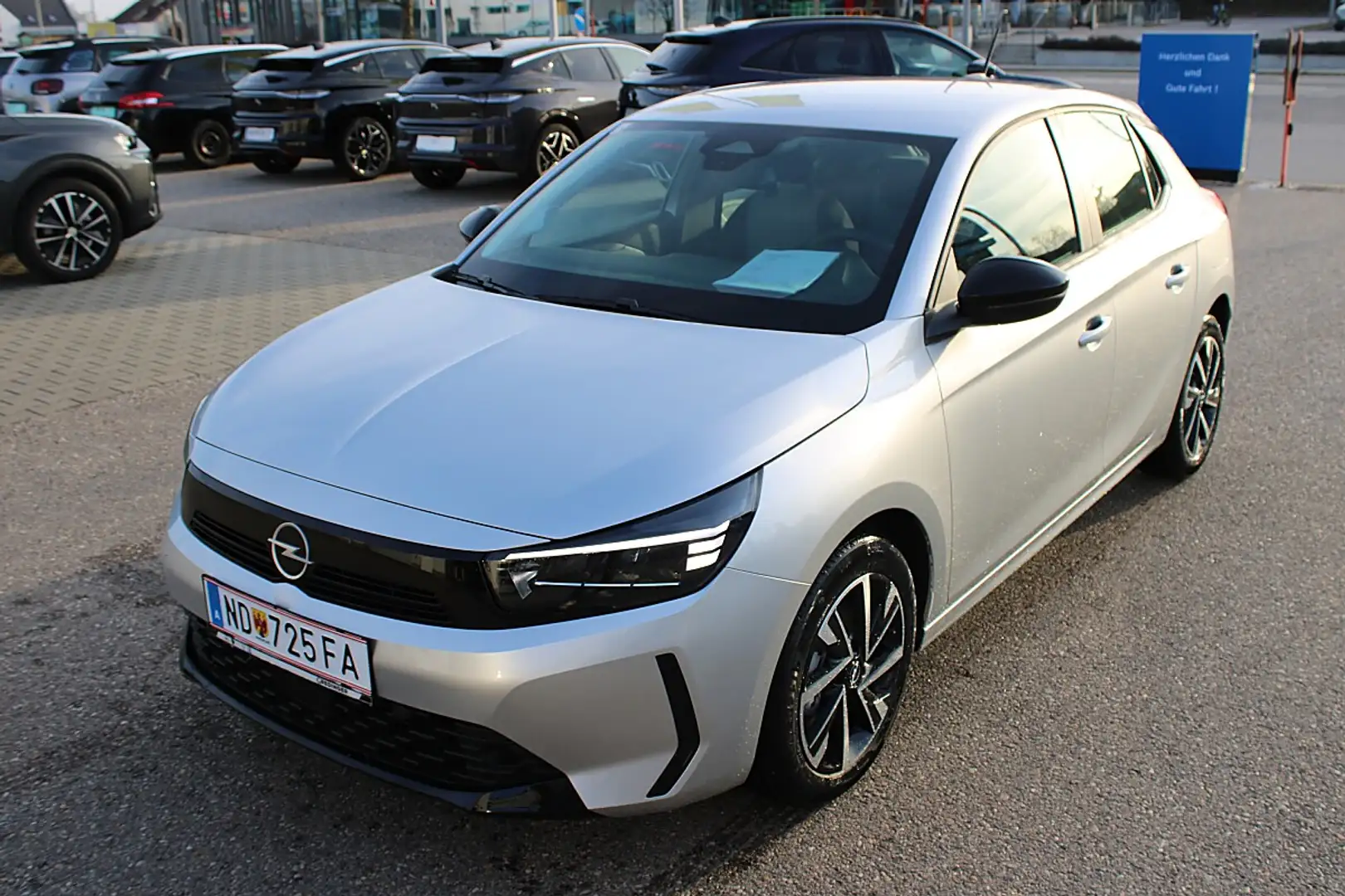 Opel Corsa 1,2 Direct Injection Turbo Euro 6.4  Edition Silber - 1