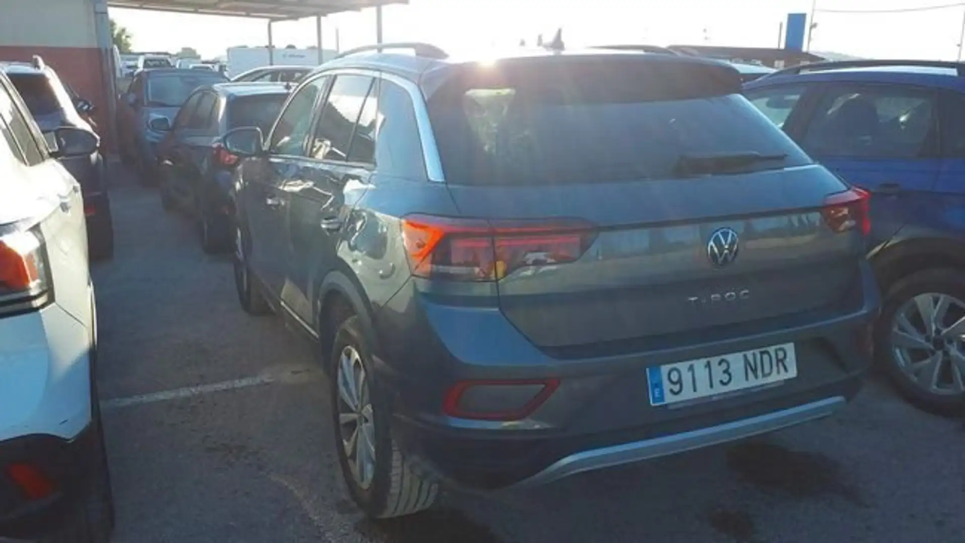 Volkswagen T-Roc 2.0TDI Más DSG7 110KW Gris - 2