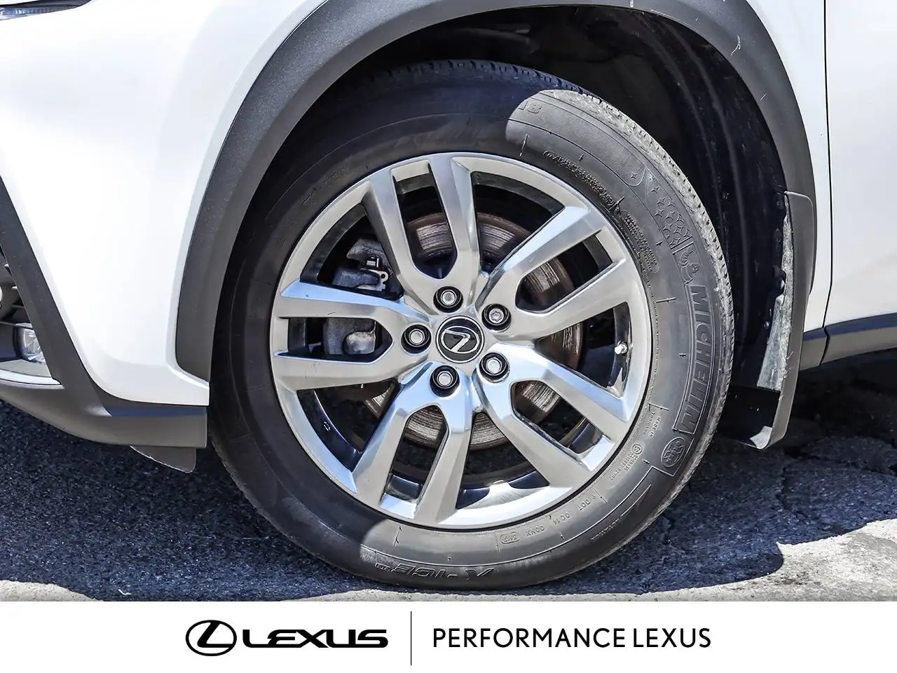 Lexus NX снимка Lexus NX
