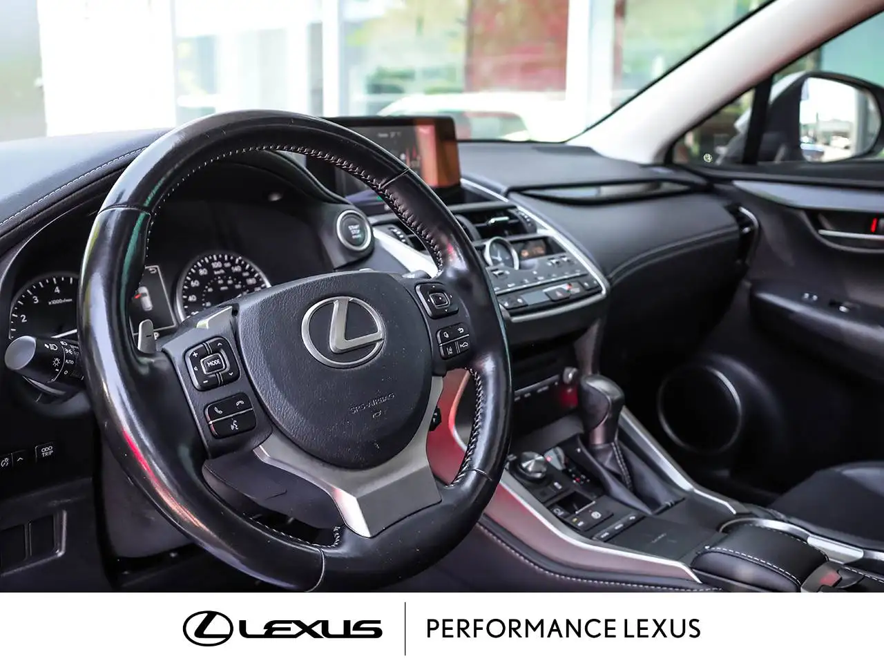 Lexus NX снимка Lexus NX