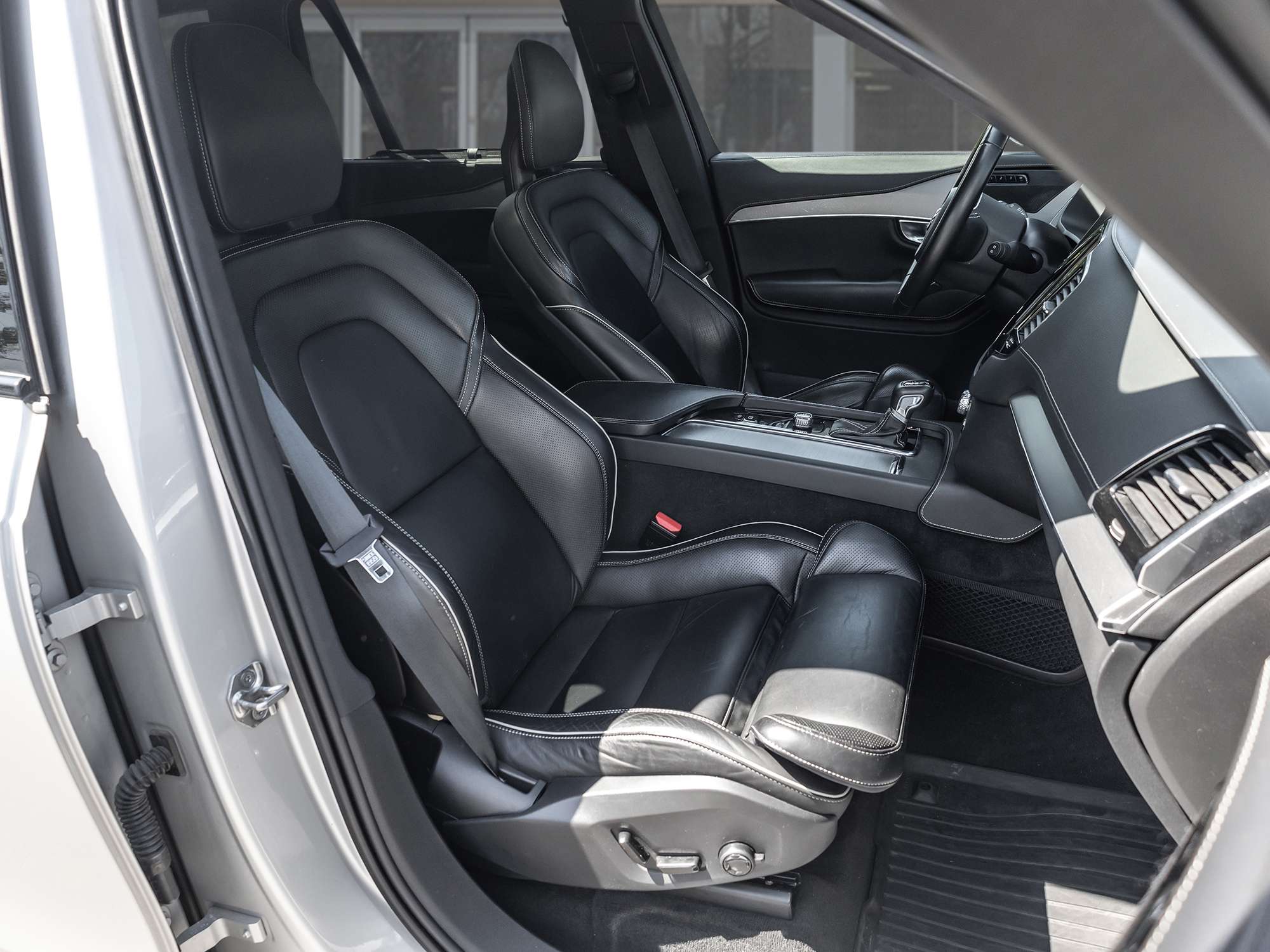 2021 Volvo XC90 VERY CLEAN! 2 SETS OF WHEELS! thumb 25
