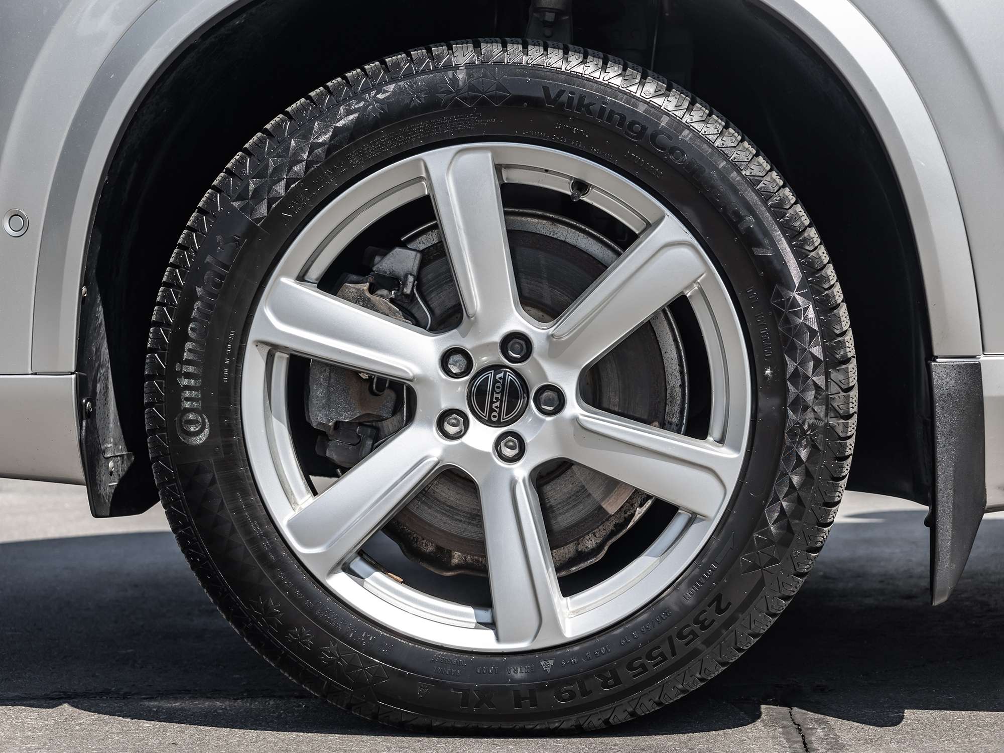 2021 Volvo XC90 VERY CLEAN! 2 SETS OF WHEELS! alt 4