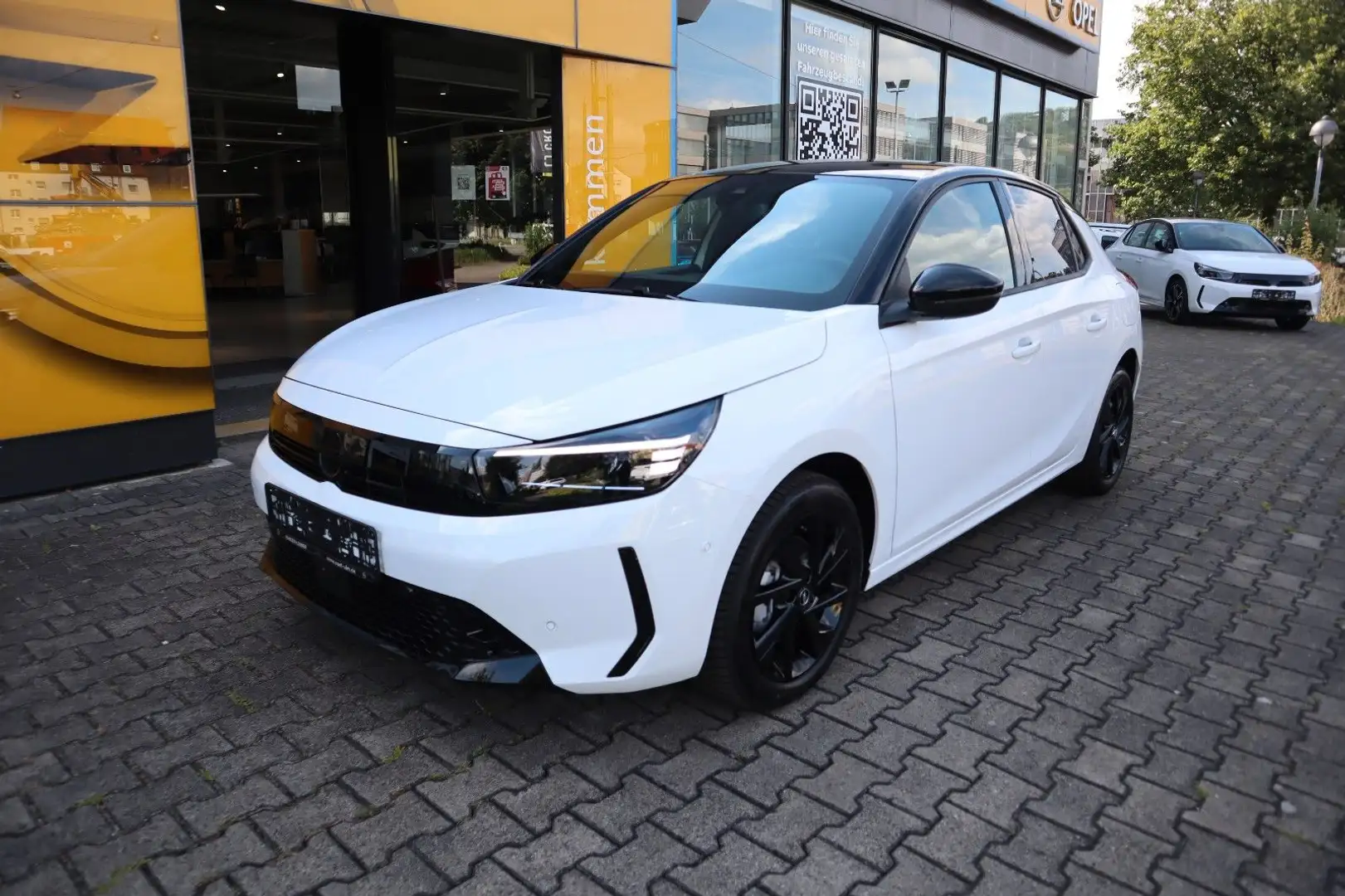 Opel Corsa 1.2 MT6 GS, Klimaauto., Kamera, Navi Weiß - 2