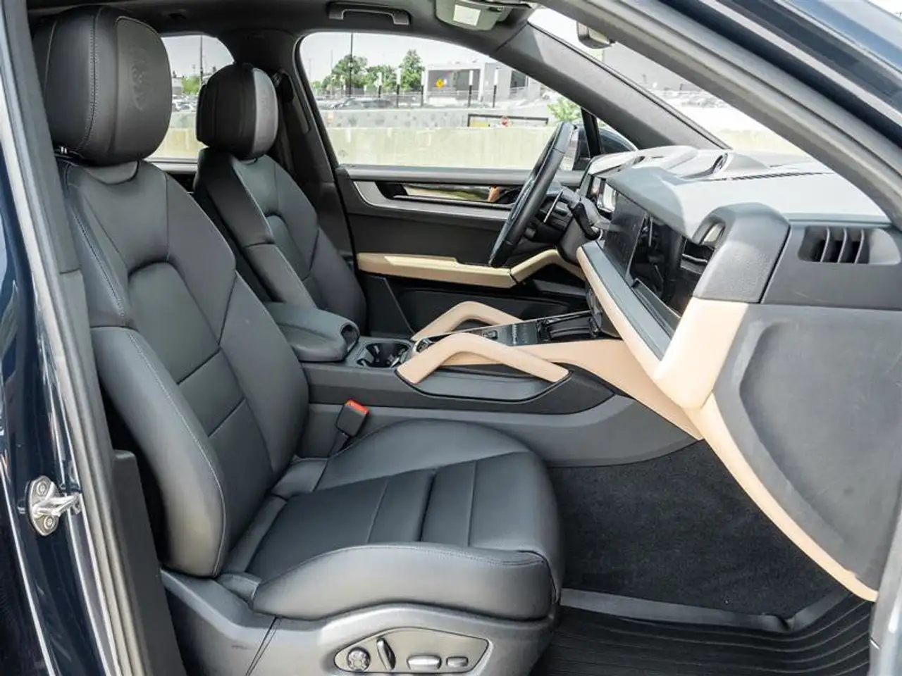 Porsche Cayenne снимка Porsche Cayenne