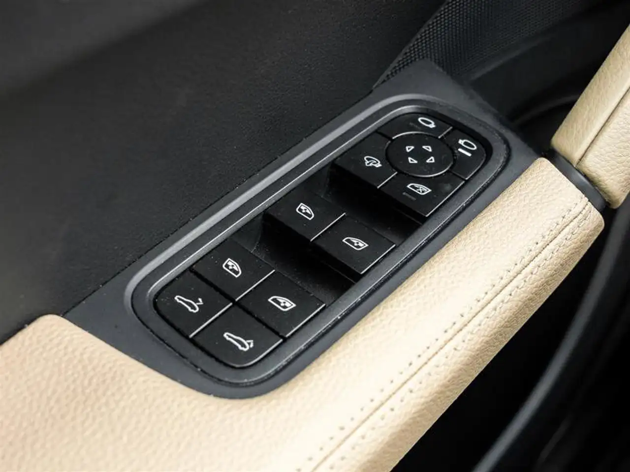 Porsche Cayenne снимка Porsche Cayenne