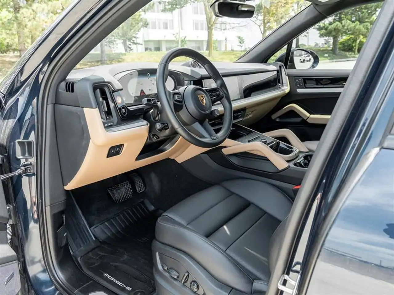 Porsche Cayenne снимка Porsche Cayenne