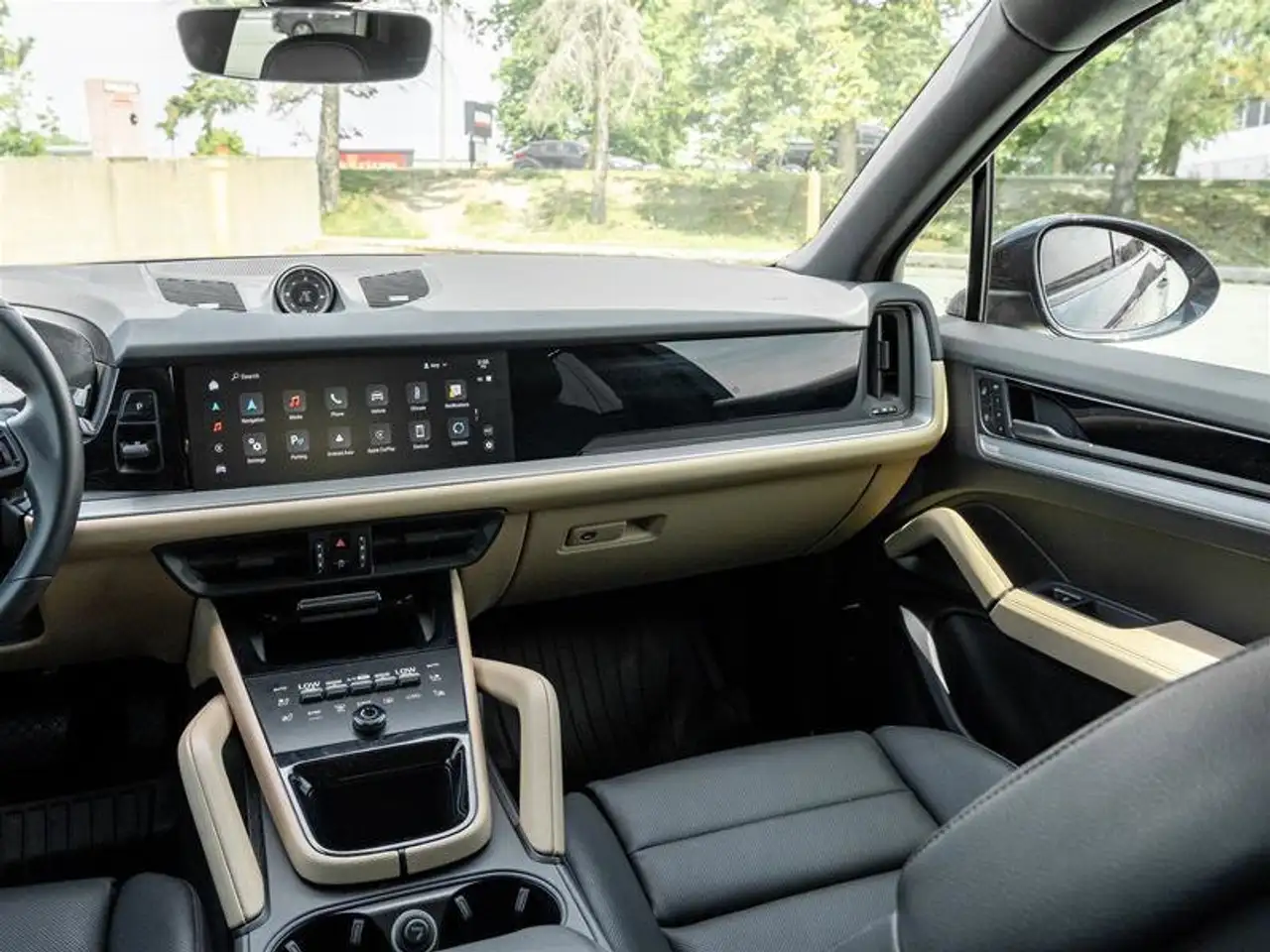 Porsche Cayenne снимка Porsche Cayenne