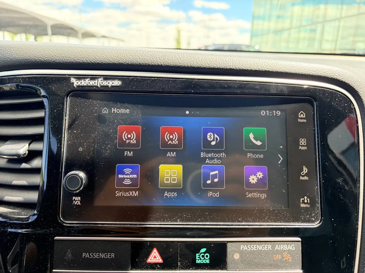 Mitsubishi Outlander photo Mitsubishi Outlander