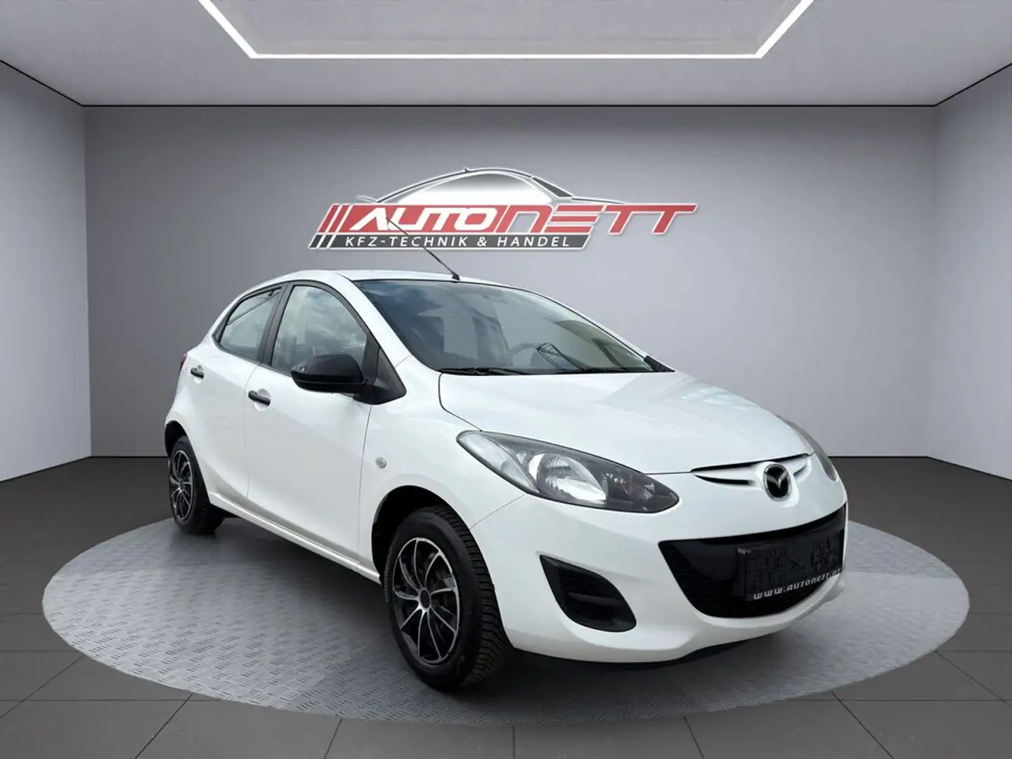 Mazda 2 1.3i CE Pro Weiß - 1