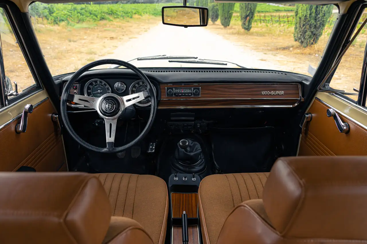 Alfa Romeo Giulia Super 1971, foto 11