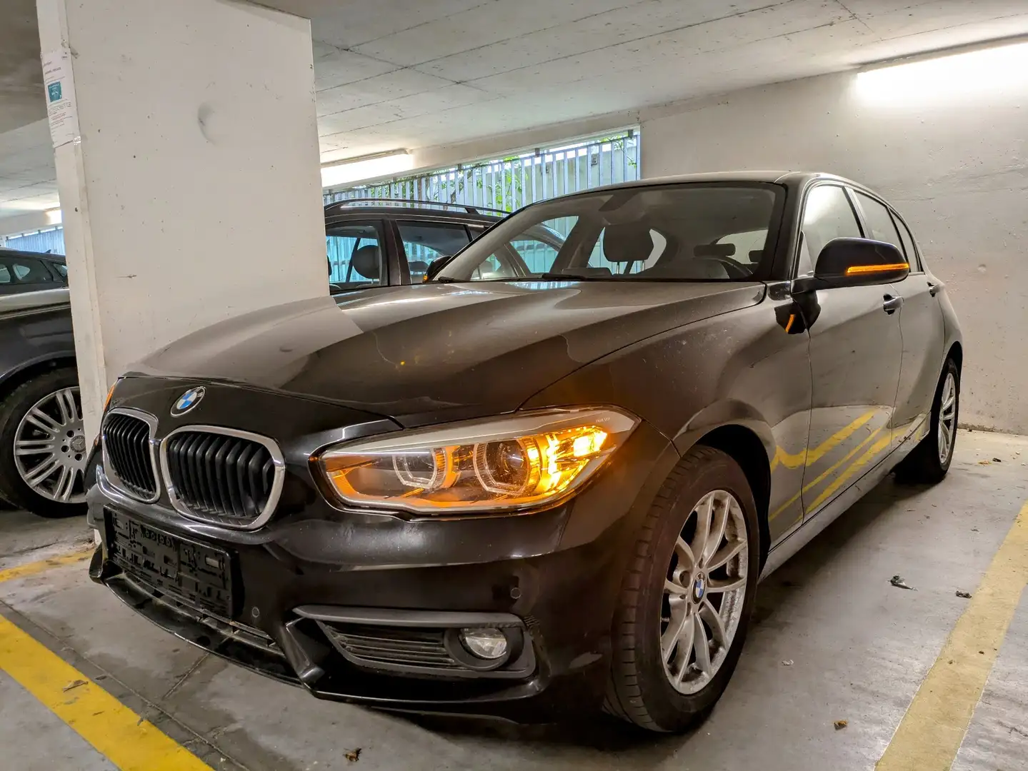BMW 118 118d Advantage Schwarz - 1