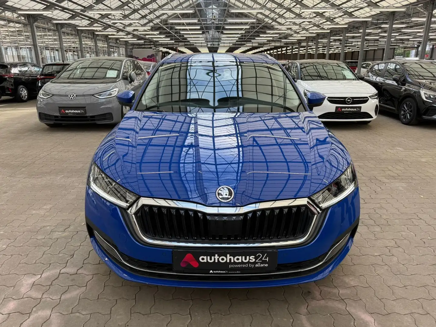 Skoda Octavia Combi 1.0 TSI  First Edition|AHK|LED Blau - 2