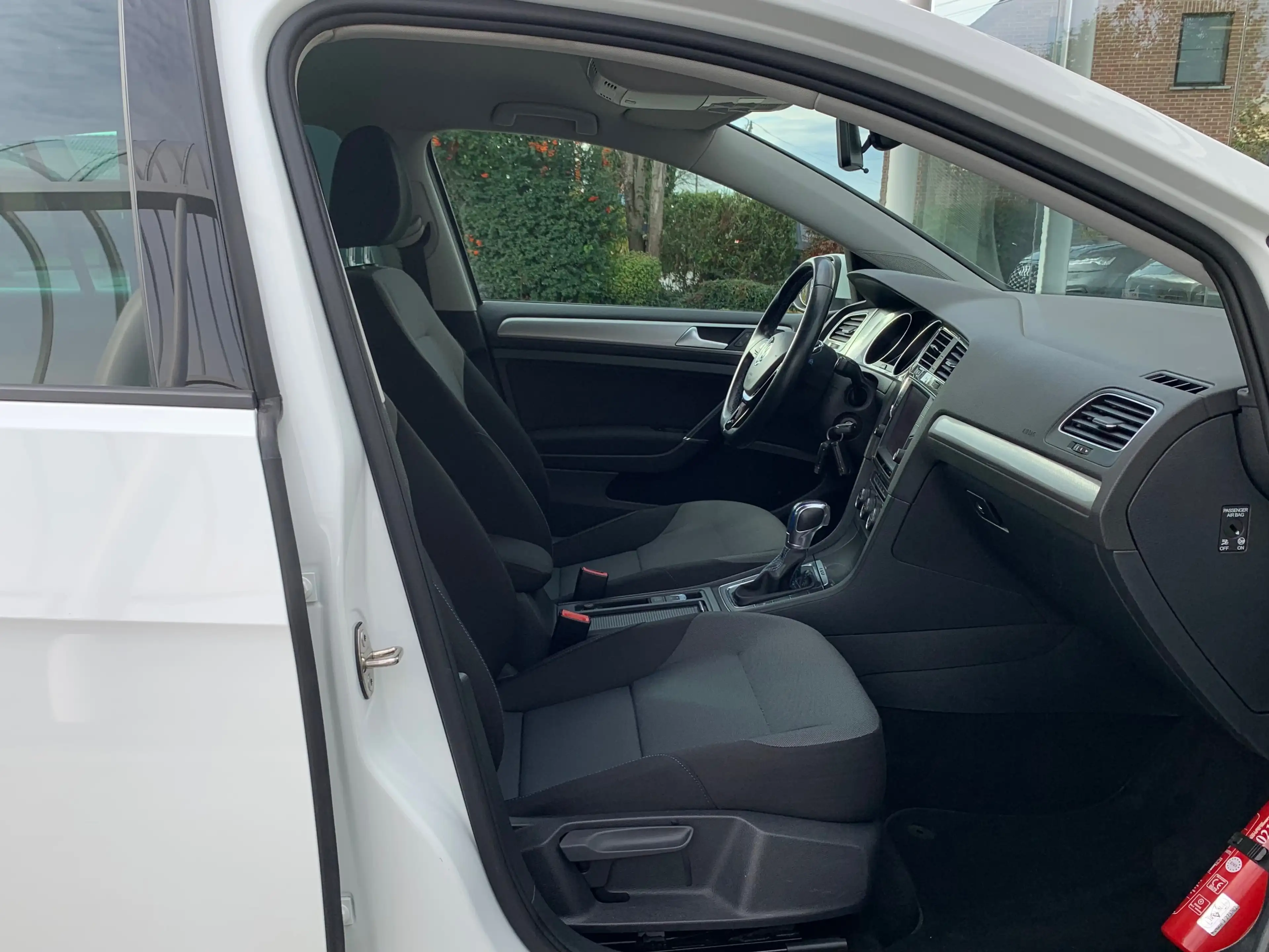 Volkswagen e-Golf 100% Electrique / Xenon / Grand Gps / Garantie — photo 15