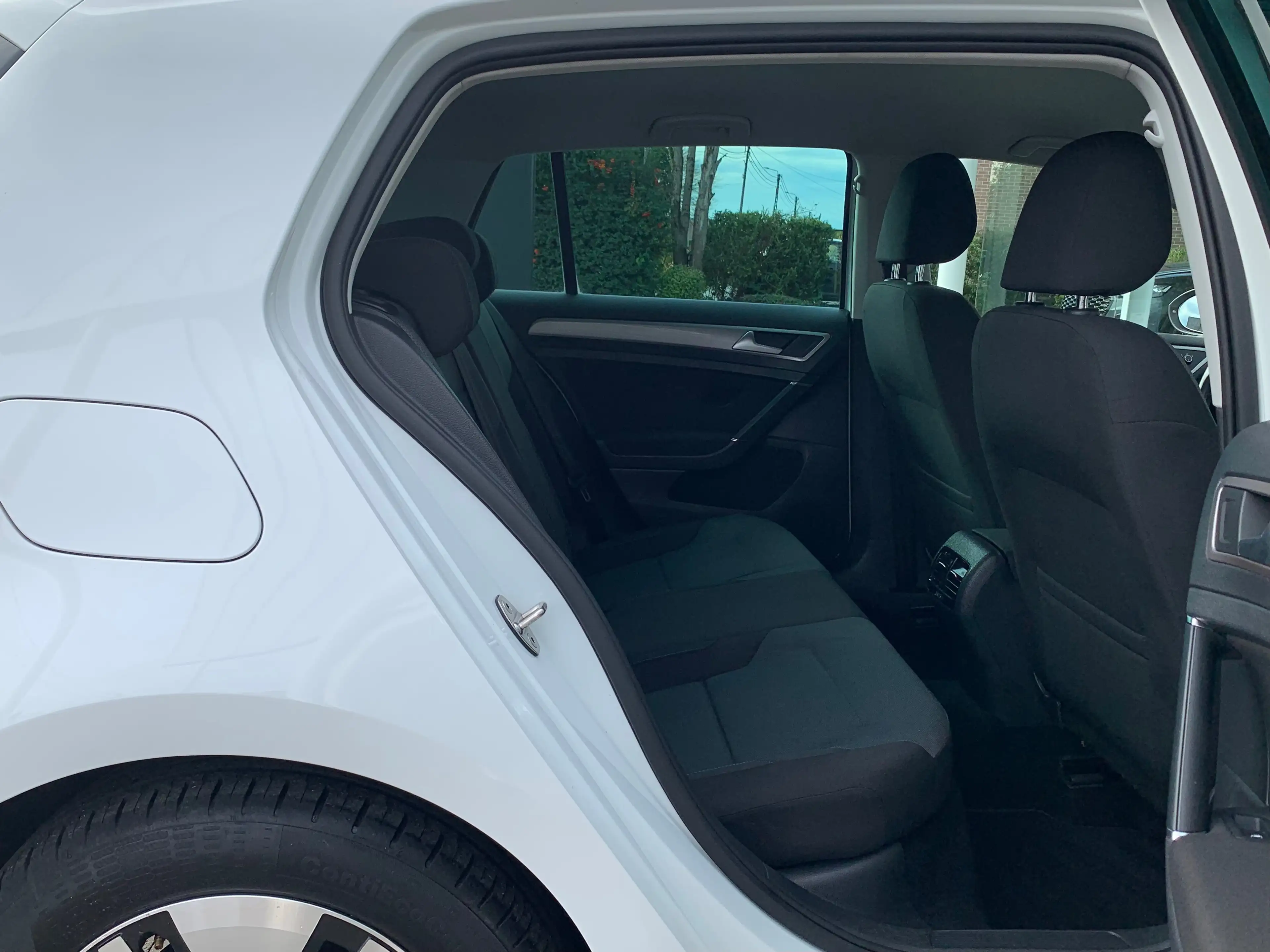 Volkswagen e-Golf 100% Electrique / Xenon / Grand Gps / Garantie — photo 14