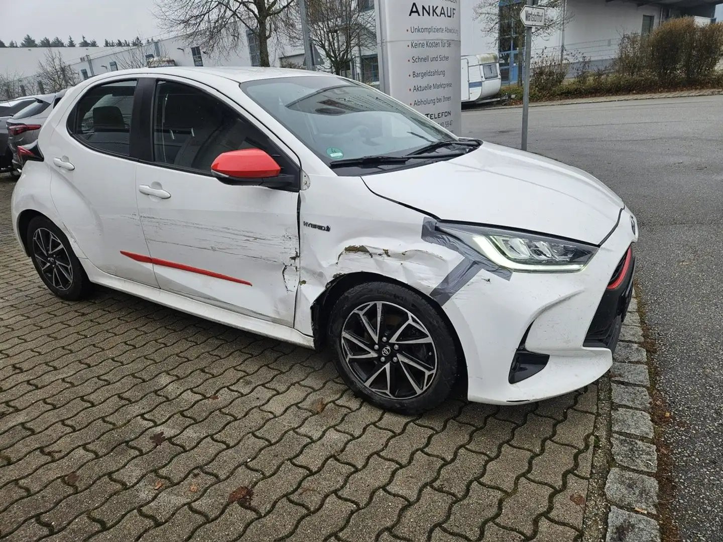 Toyota Yaris Hybrid Team Deutschland - Automatik - Weiß - 1
