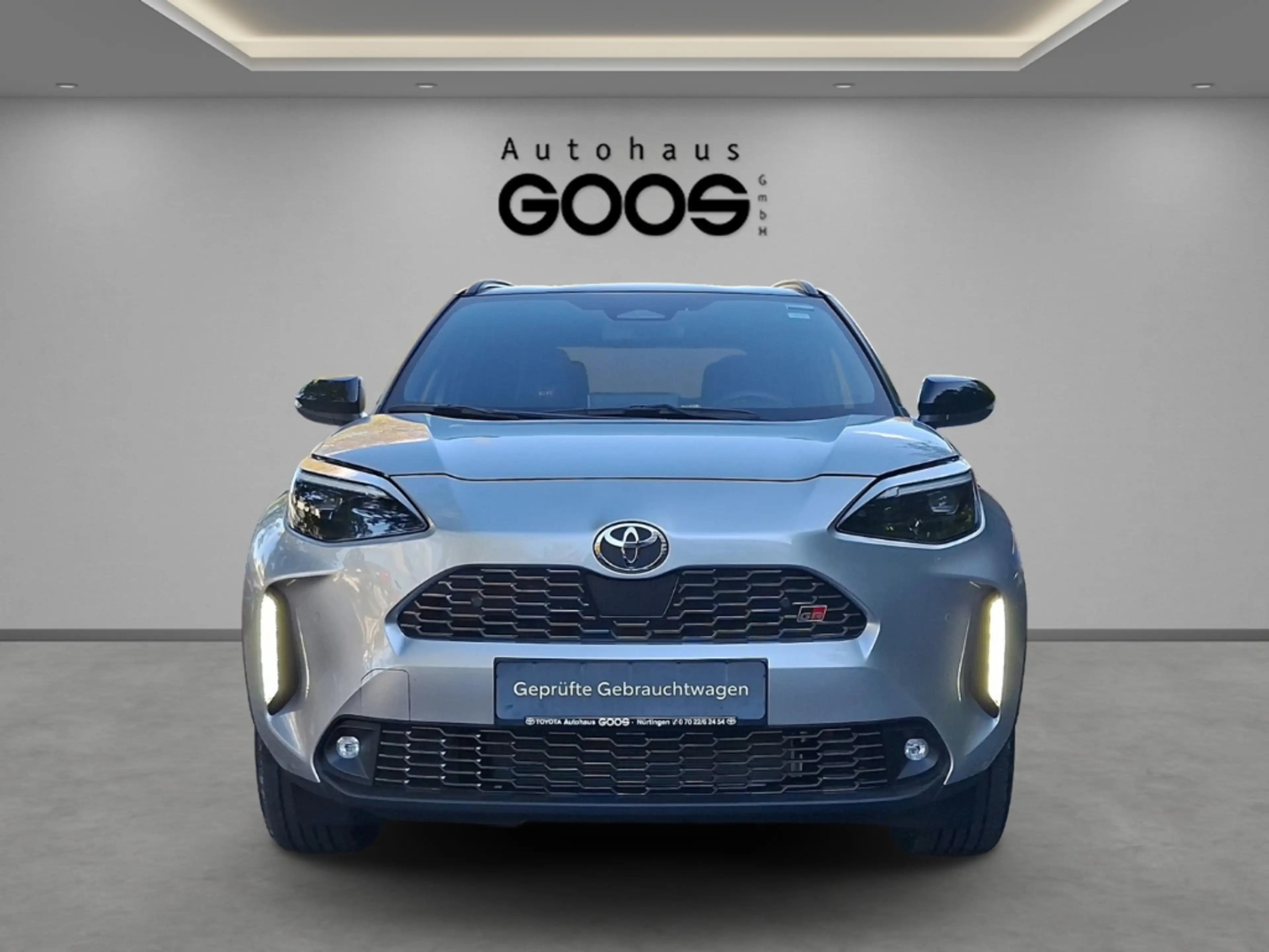 Toyota Yaris Cross Hybrid FWD GR Sport — photo 8
