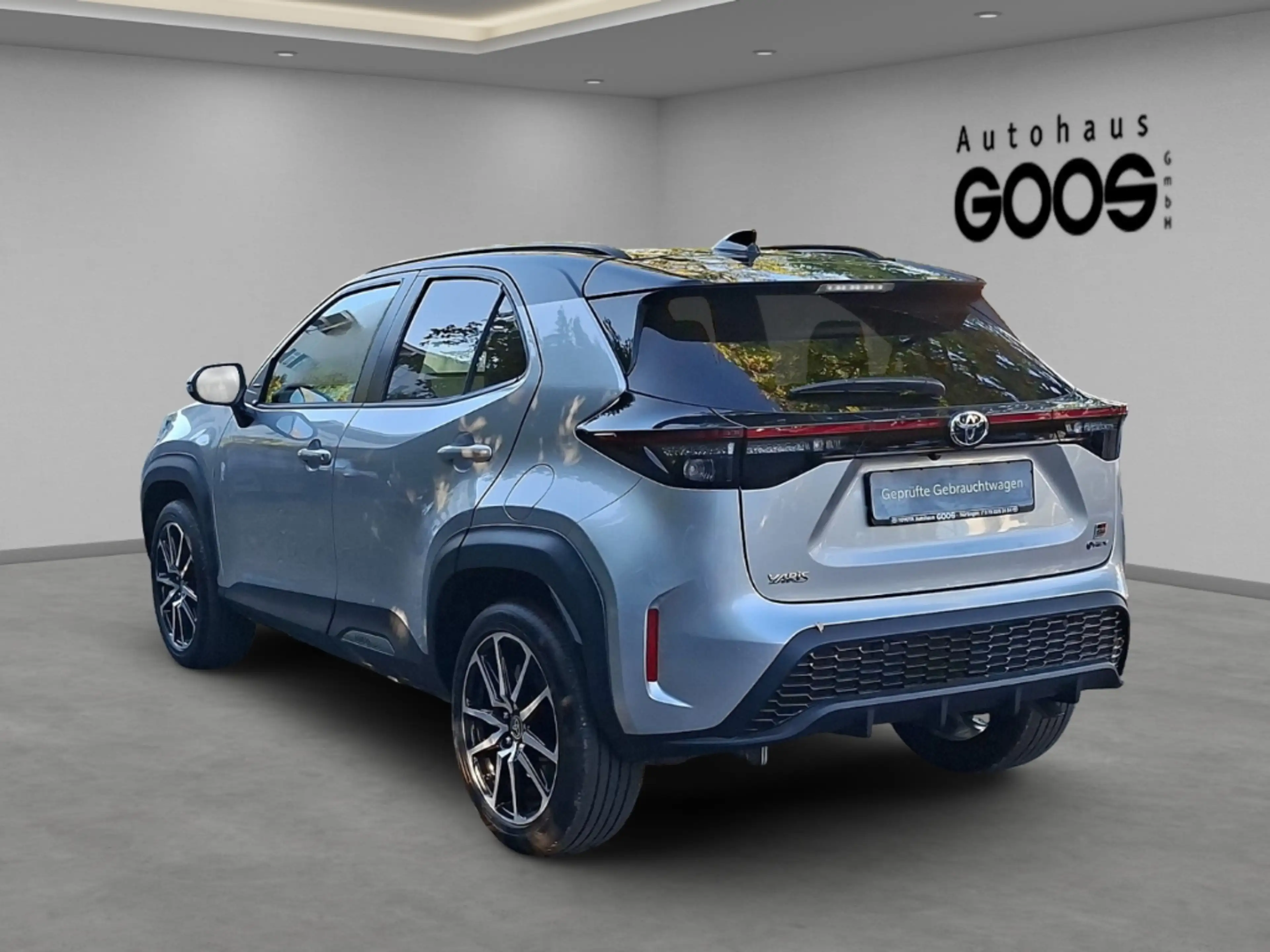 Toyota Yaris Cross Hybrid FWD GR Sport — photo 3
