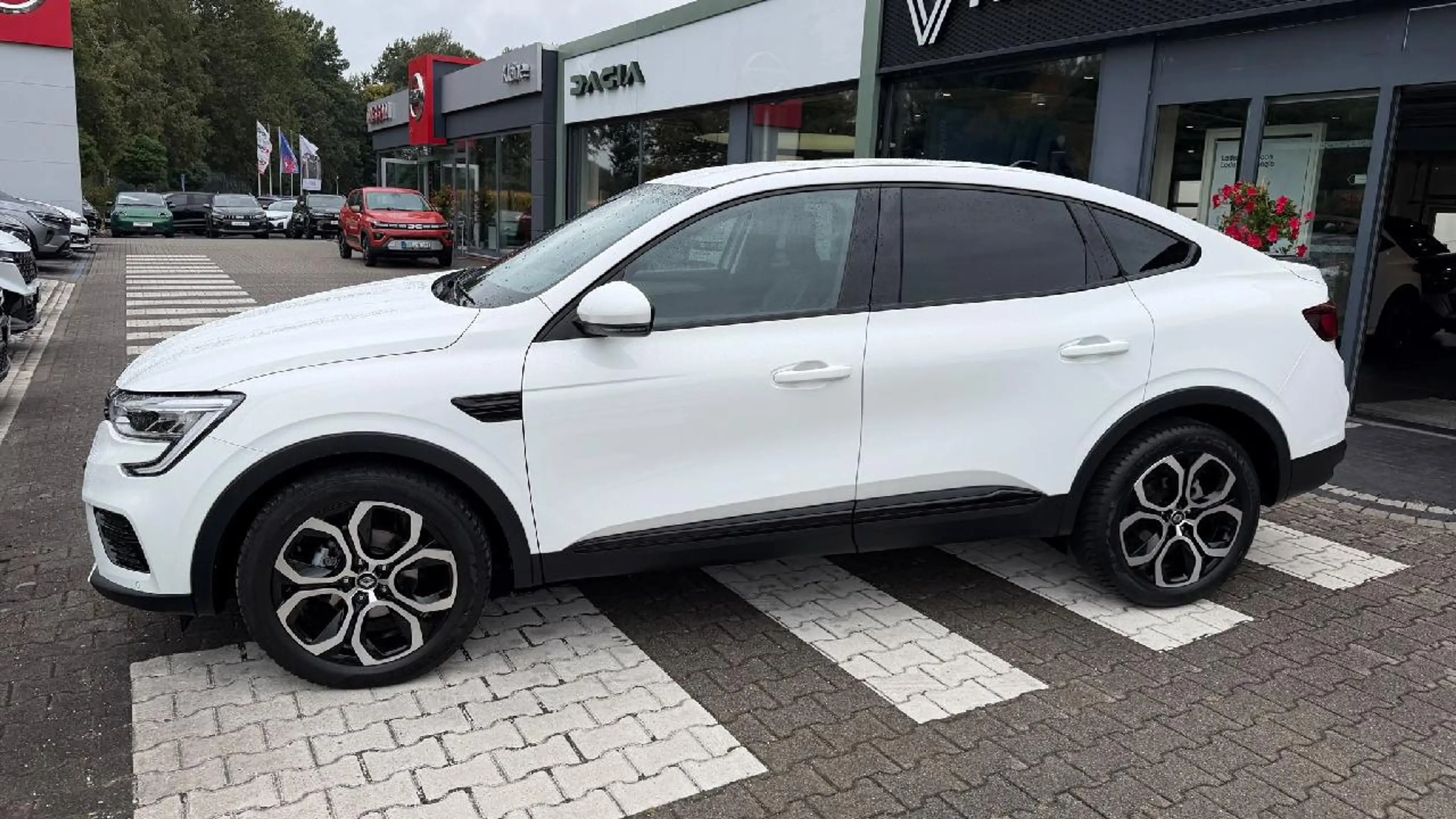 Renault Arkana Techno Mild Hybrid 140 EDC — photo 2